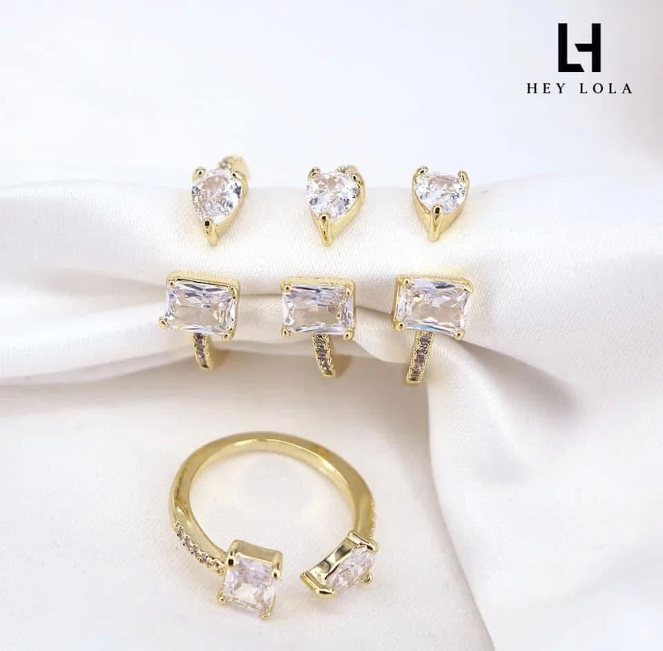 Anillo con Zirconias Chapado en Oro 18K