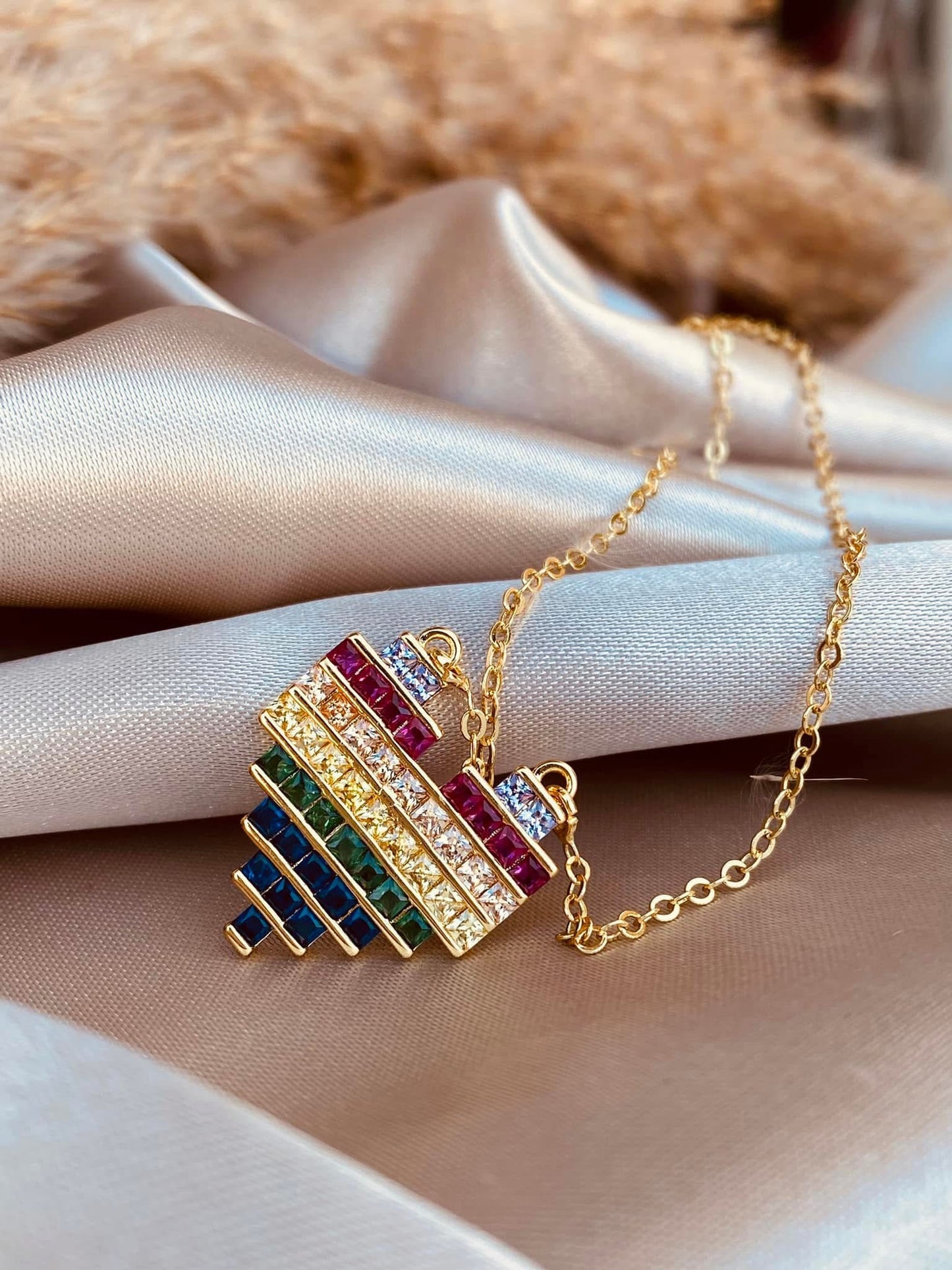 Collar Corazón Arcoíris Pixelado