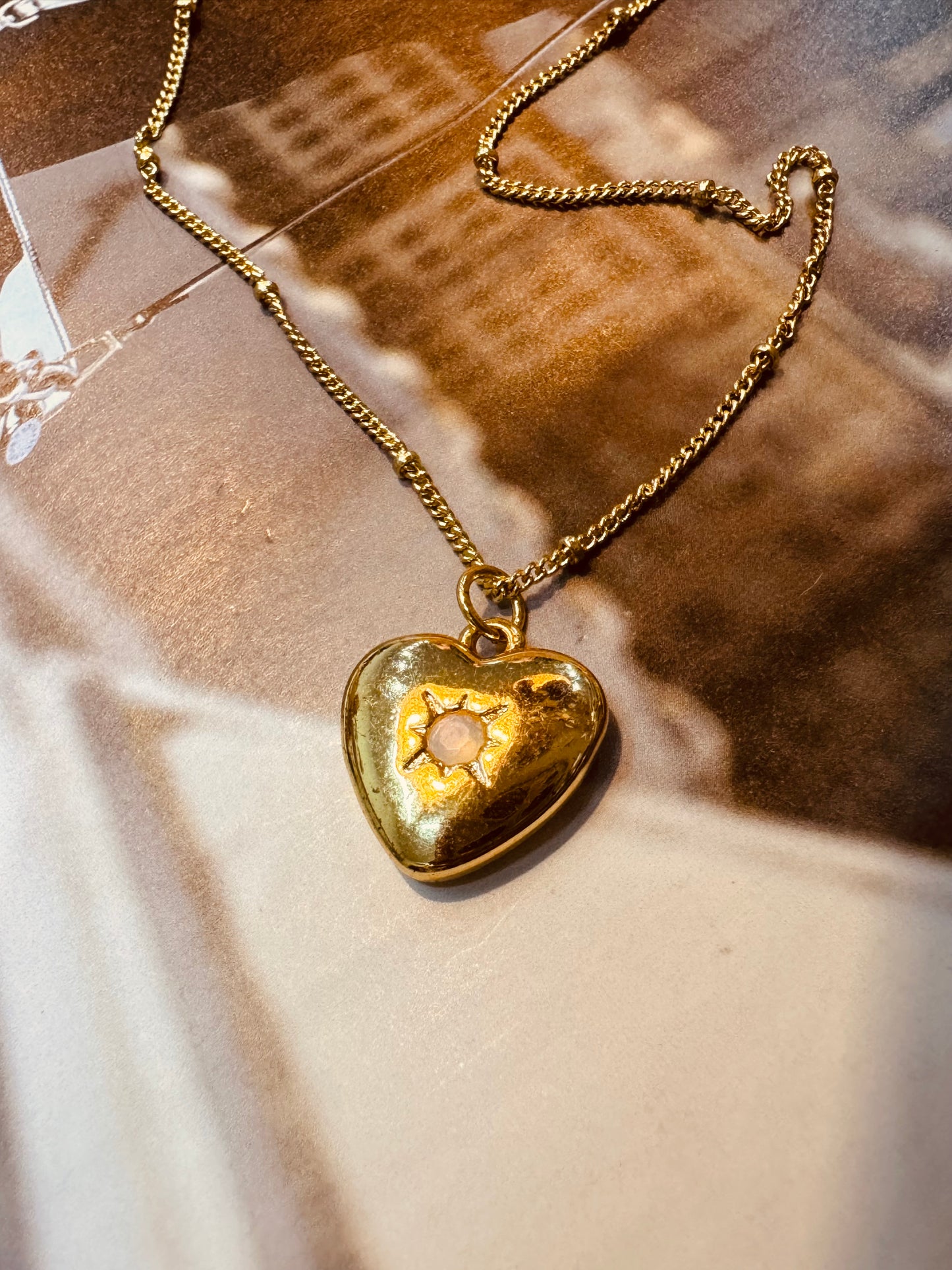 Collar Corazón Radiante Chapado en Oro 18K