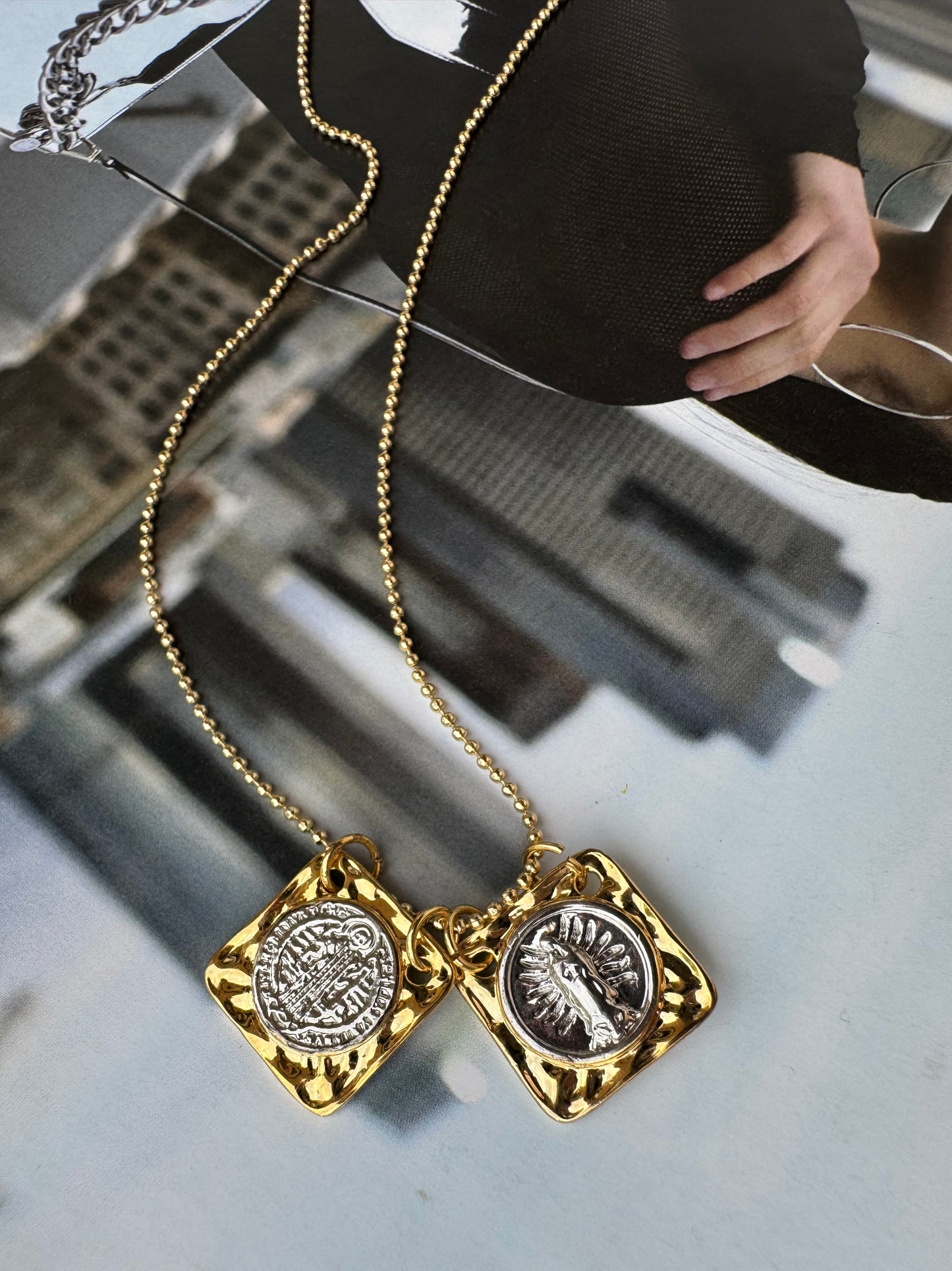 Collares Doble Medalla de Protección