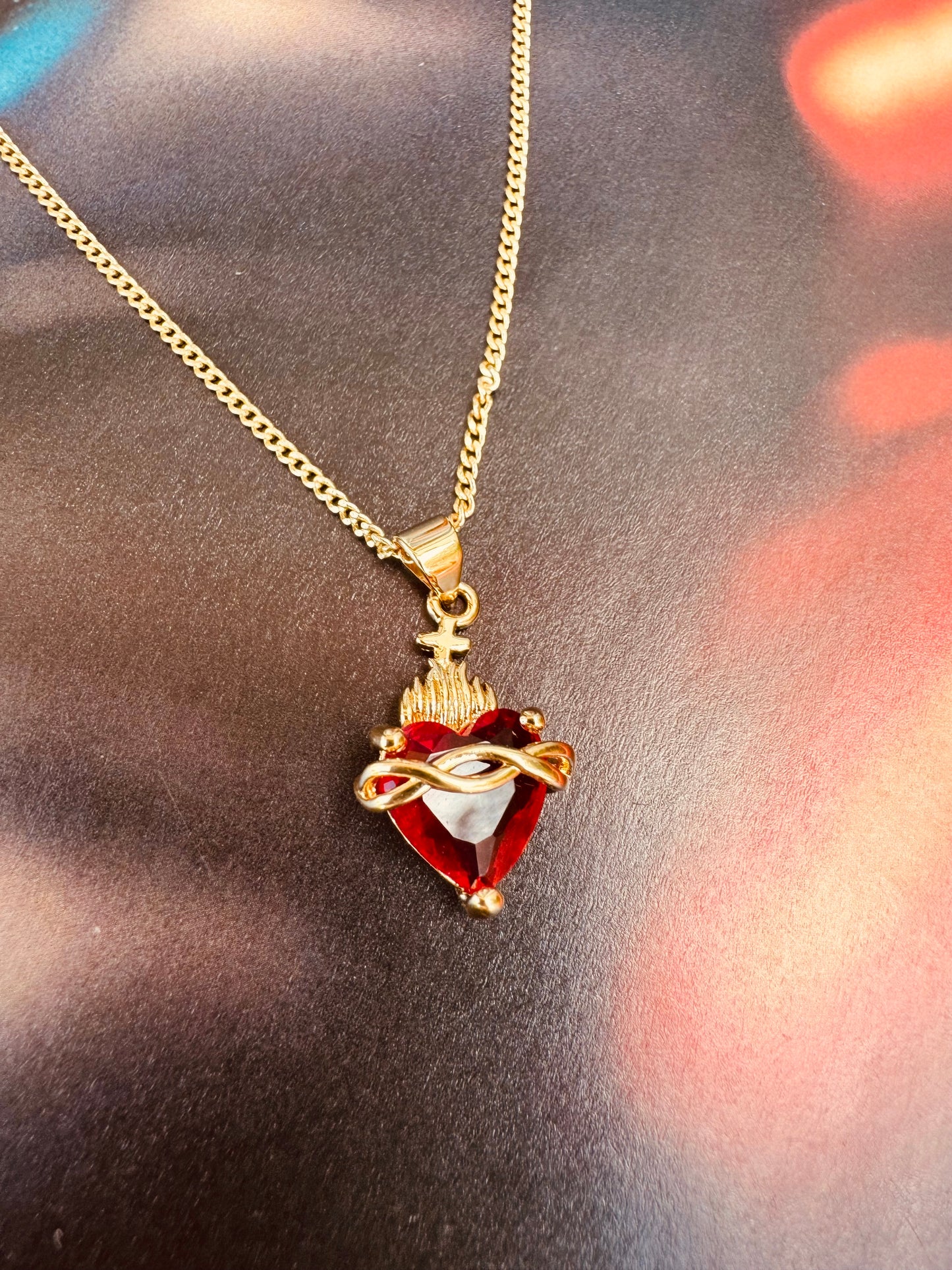 Collar Corazón Sagrado Rubí
