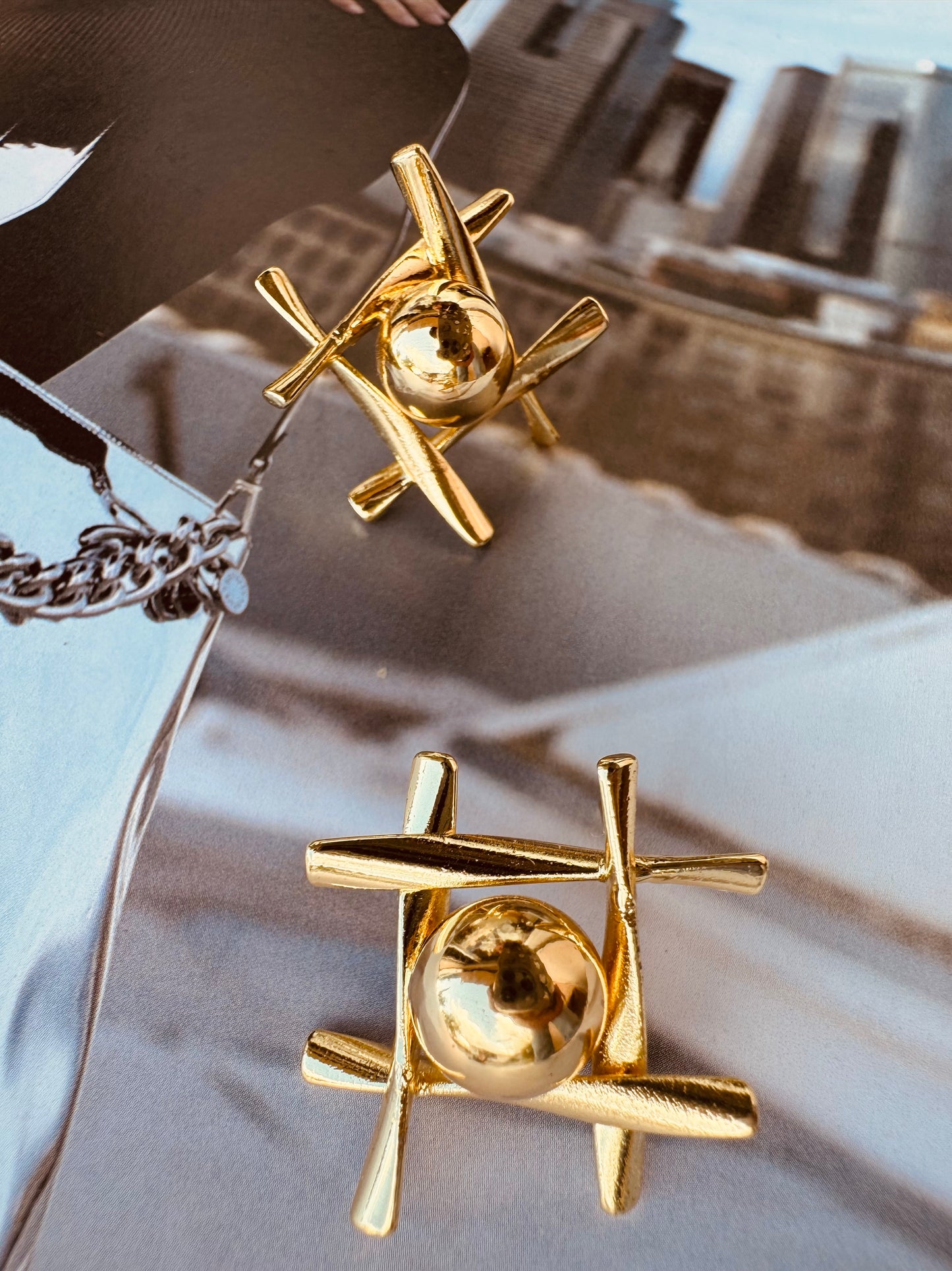Aretes Geométricos Dorados
