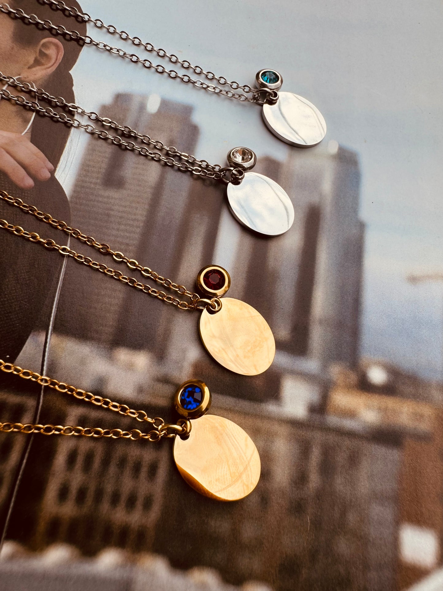 Collar Medalla con Piedra – Personalizable en Acero Inoxidable