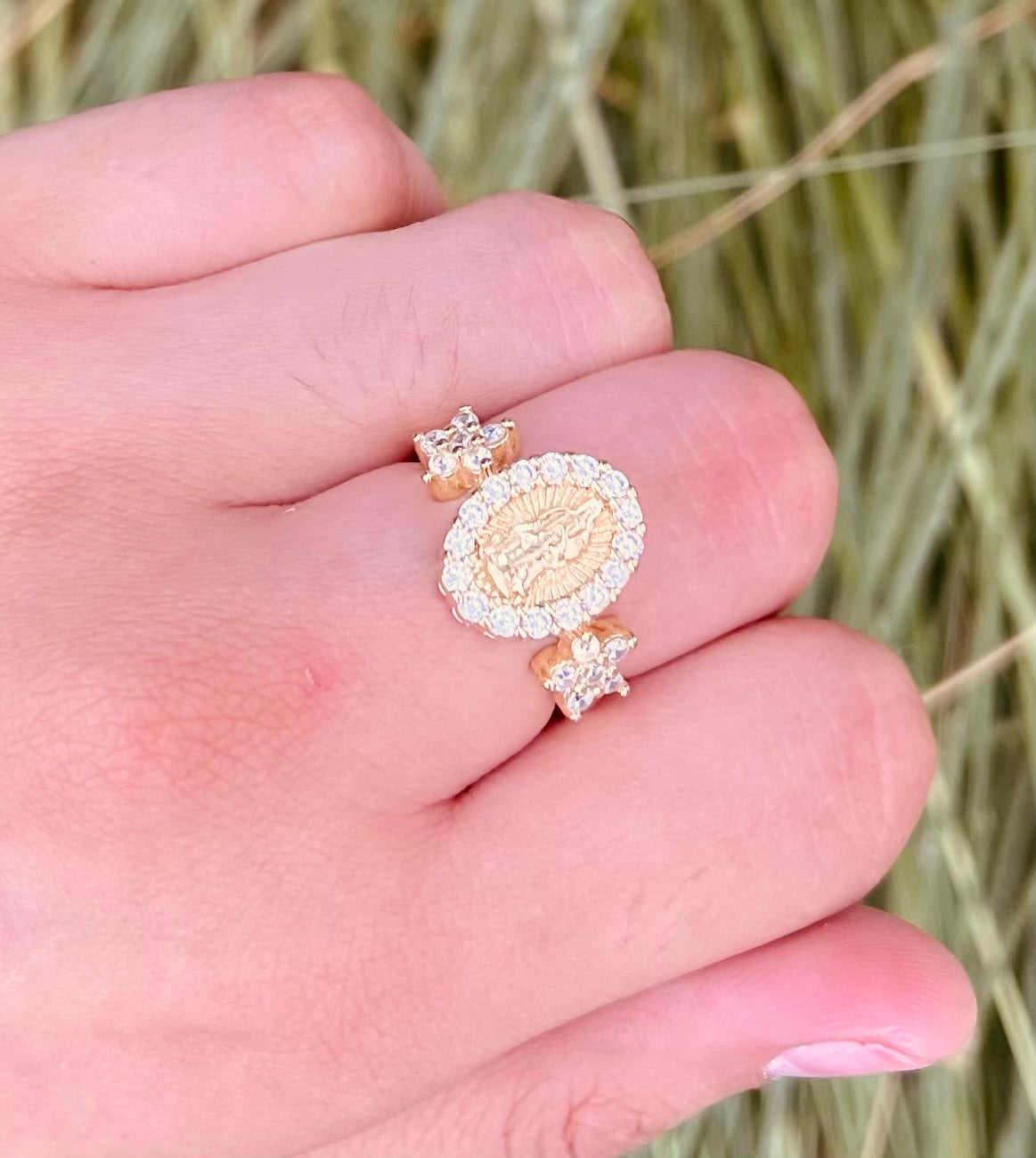 Anillos Ajustables de la Virgen con Detalles de Zirconia