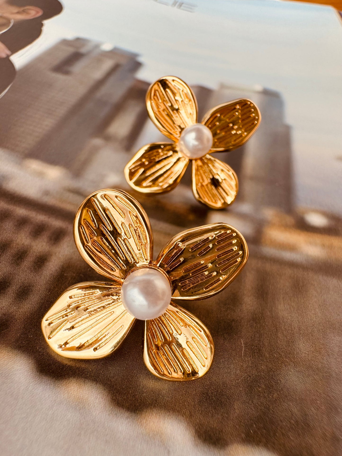 Aretes Florales con Perla