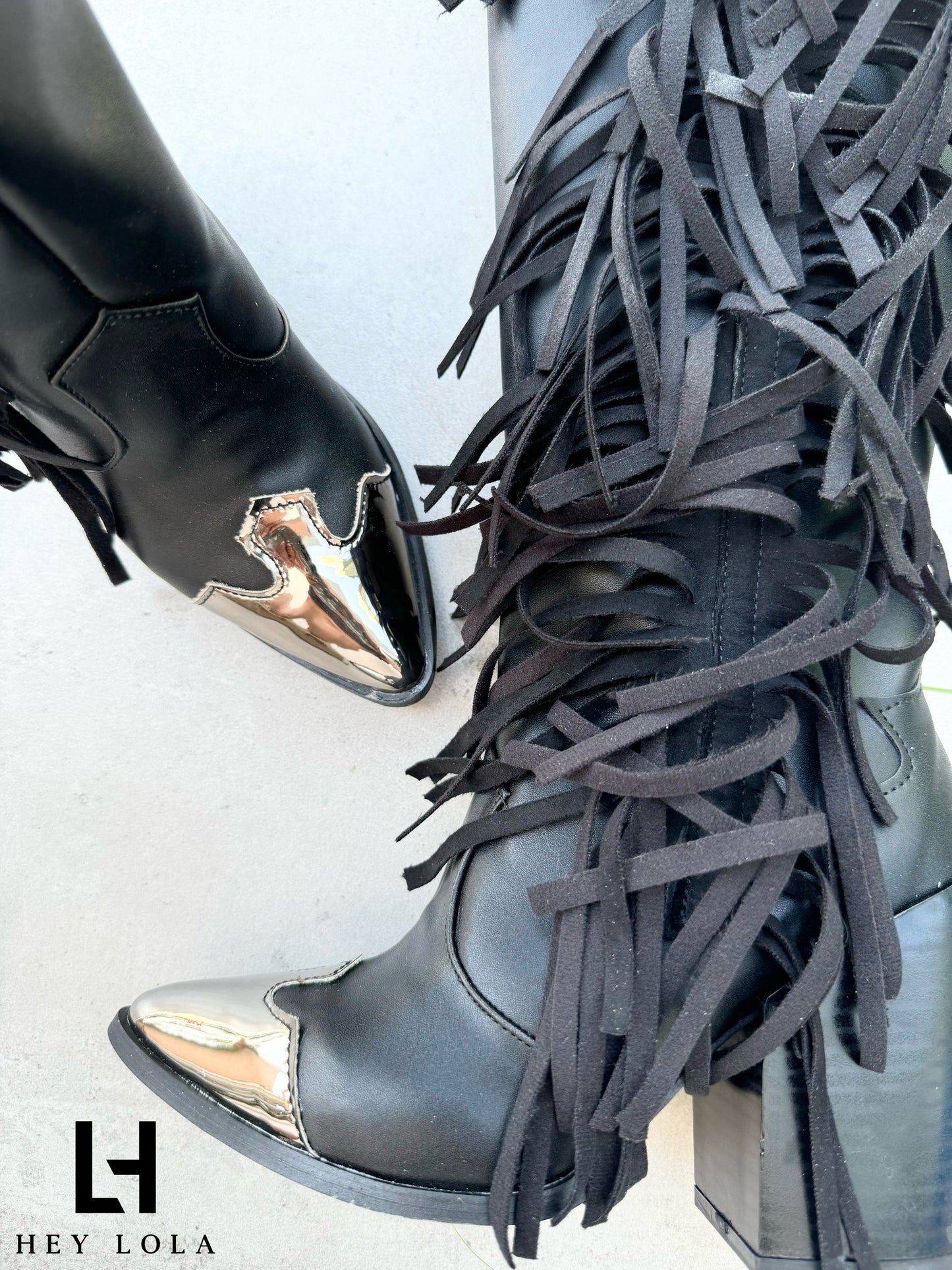 Bota Vaquera Negra con Flecos