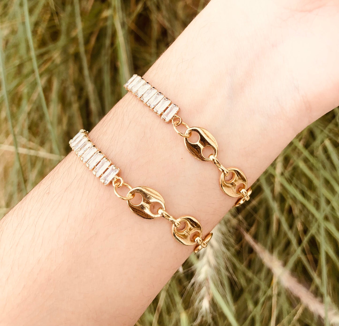 Pulsera elegante de eslabones y circonias chapada en oro de 18K