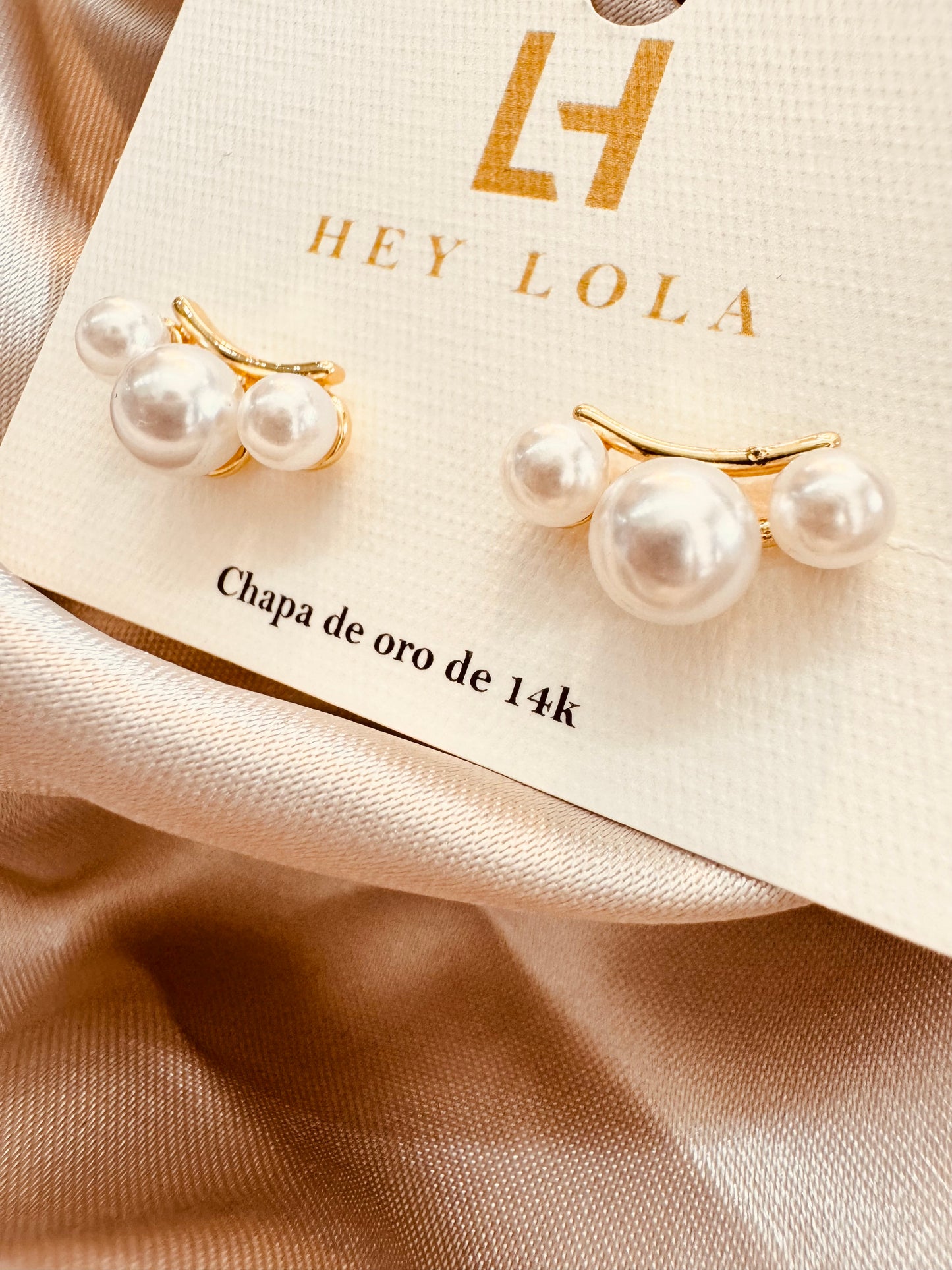 Aretes Dorados con Perlas