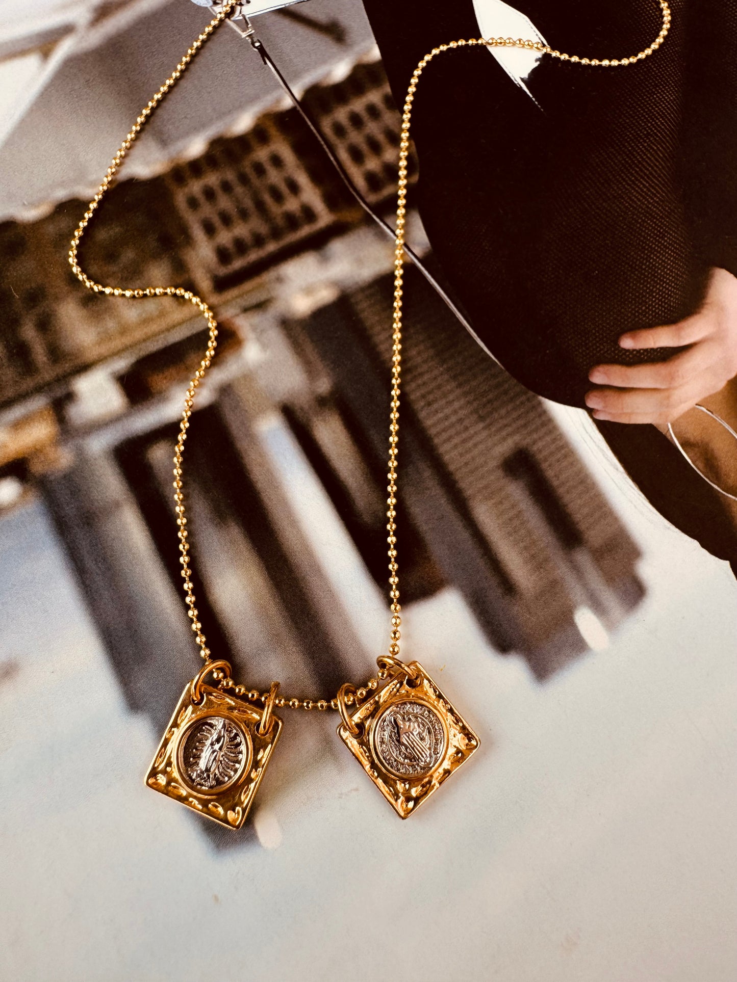 Collares Doble Medalla de Protección