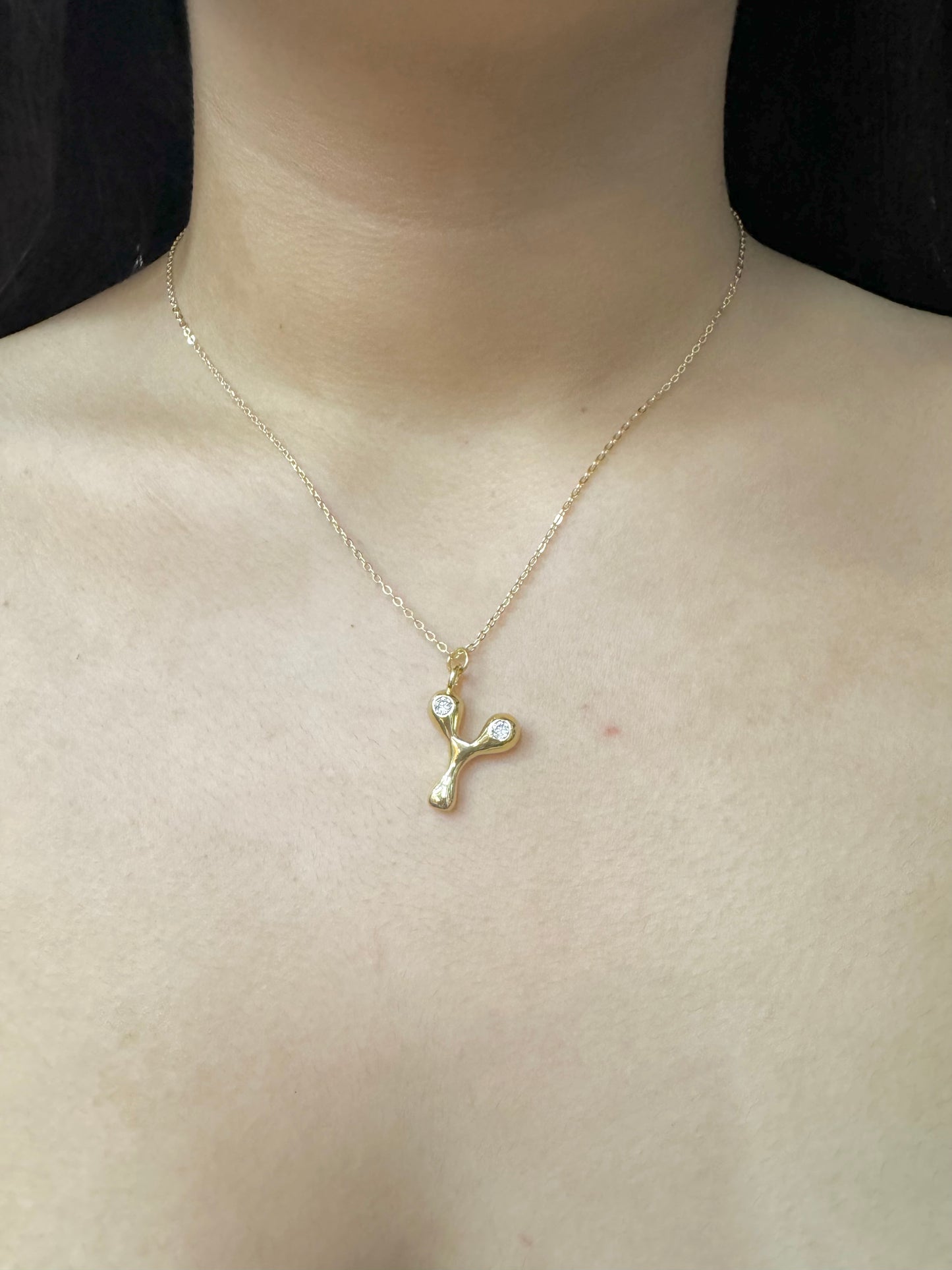 Collar Inicial con Zirconias