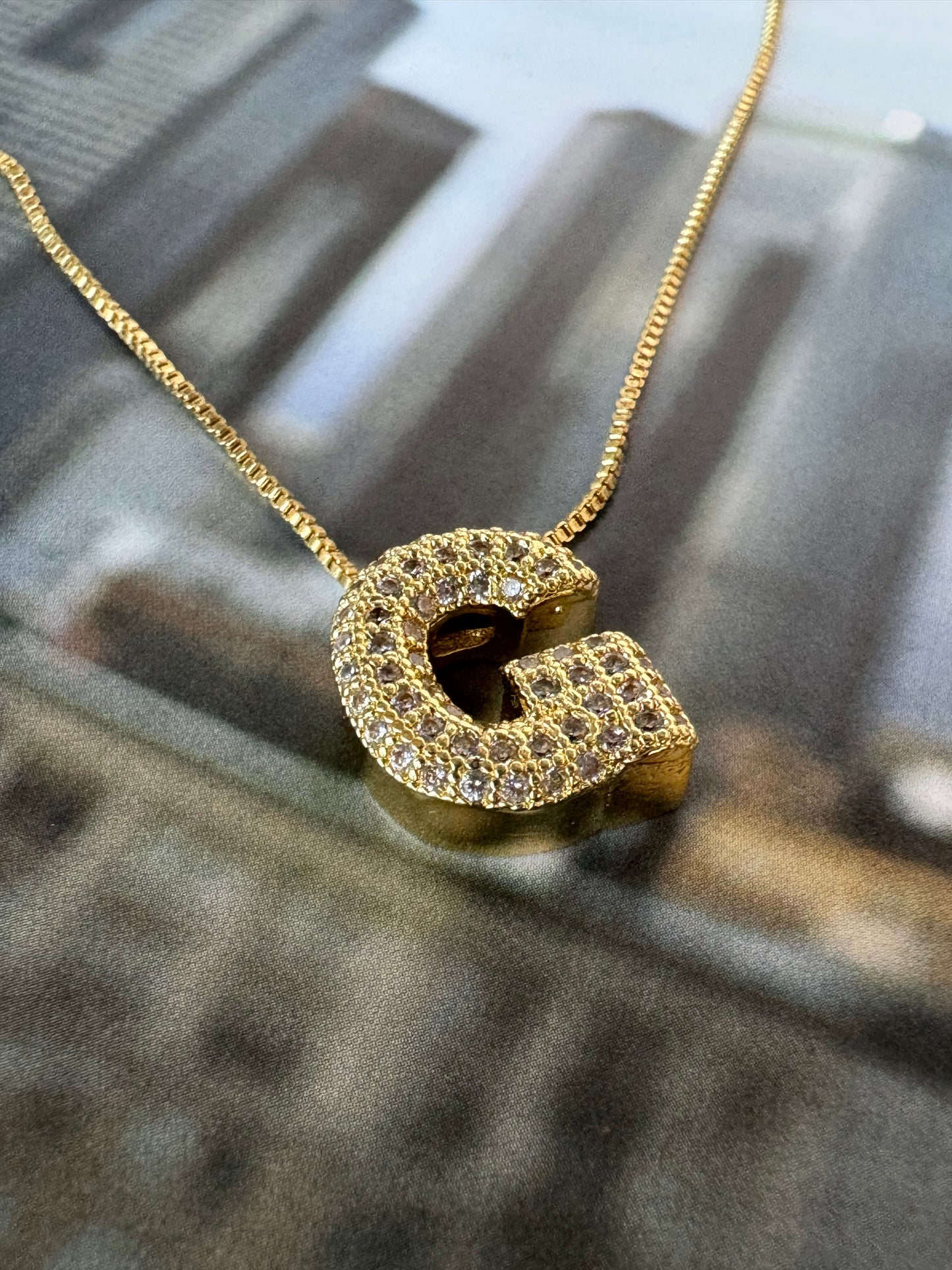 Collar Inicial con zirconia