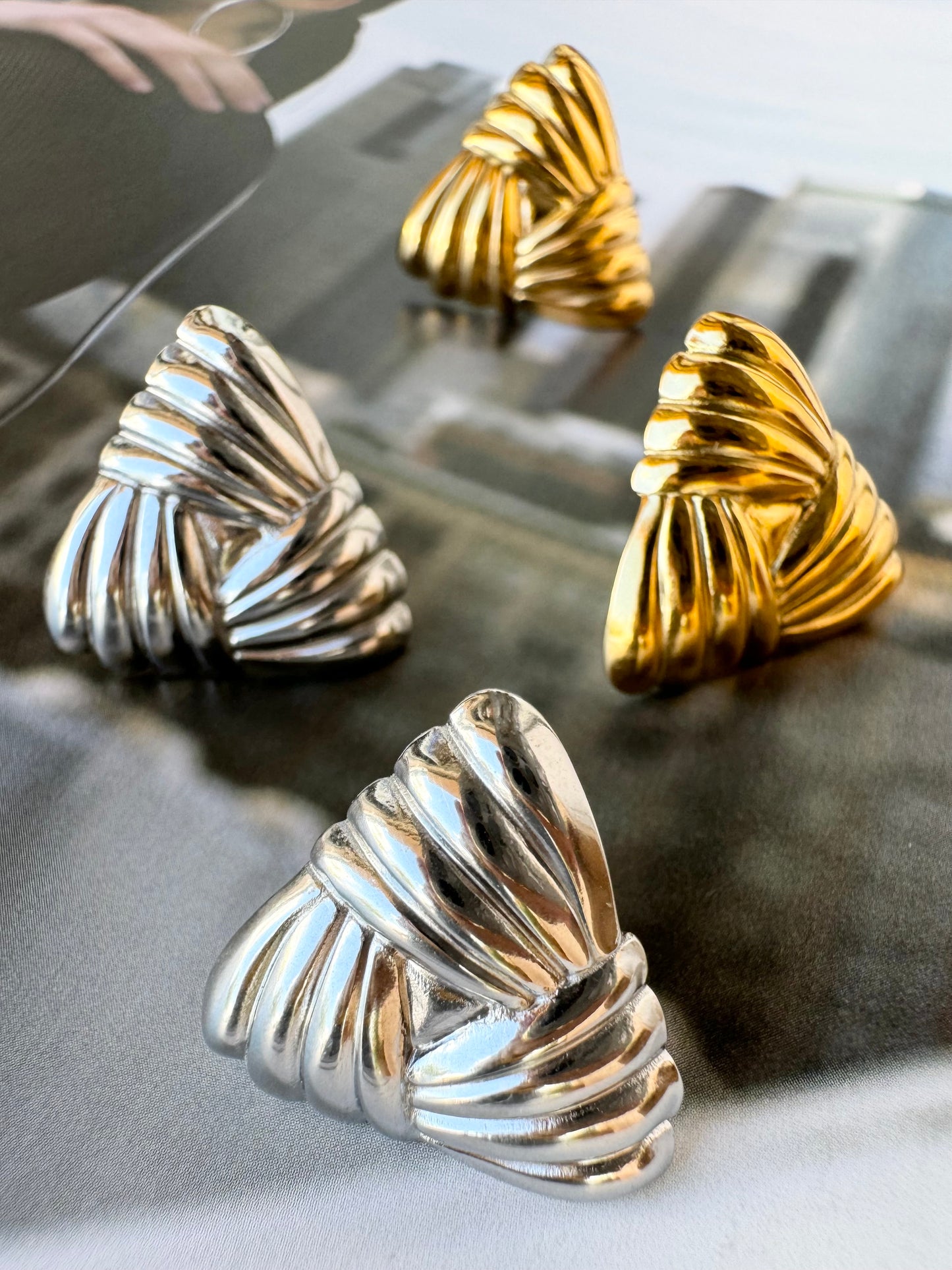 Aretes Triangulares en Relieve
