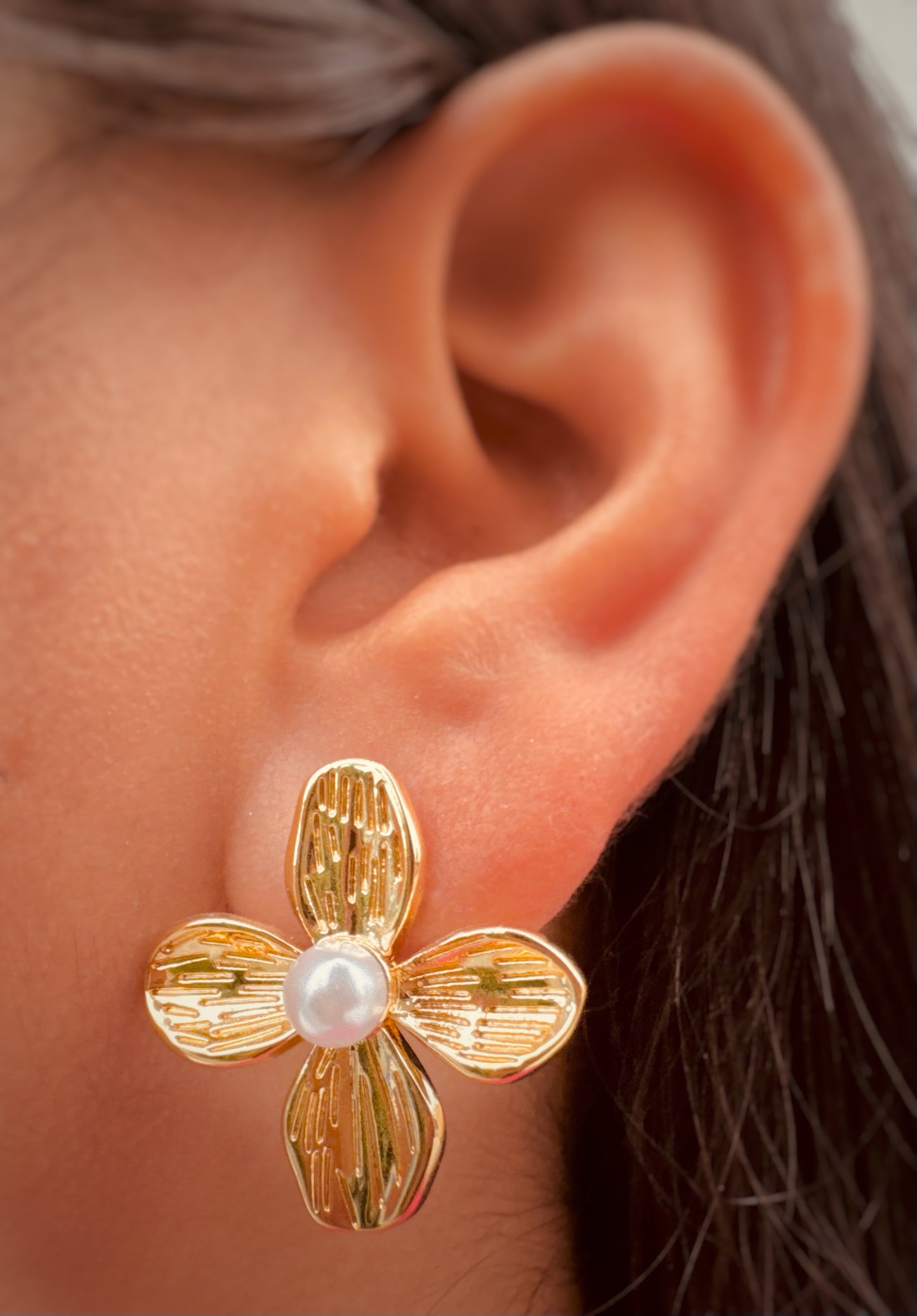 Aretes Florales con Perla