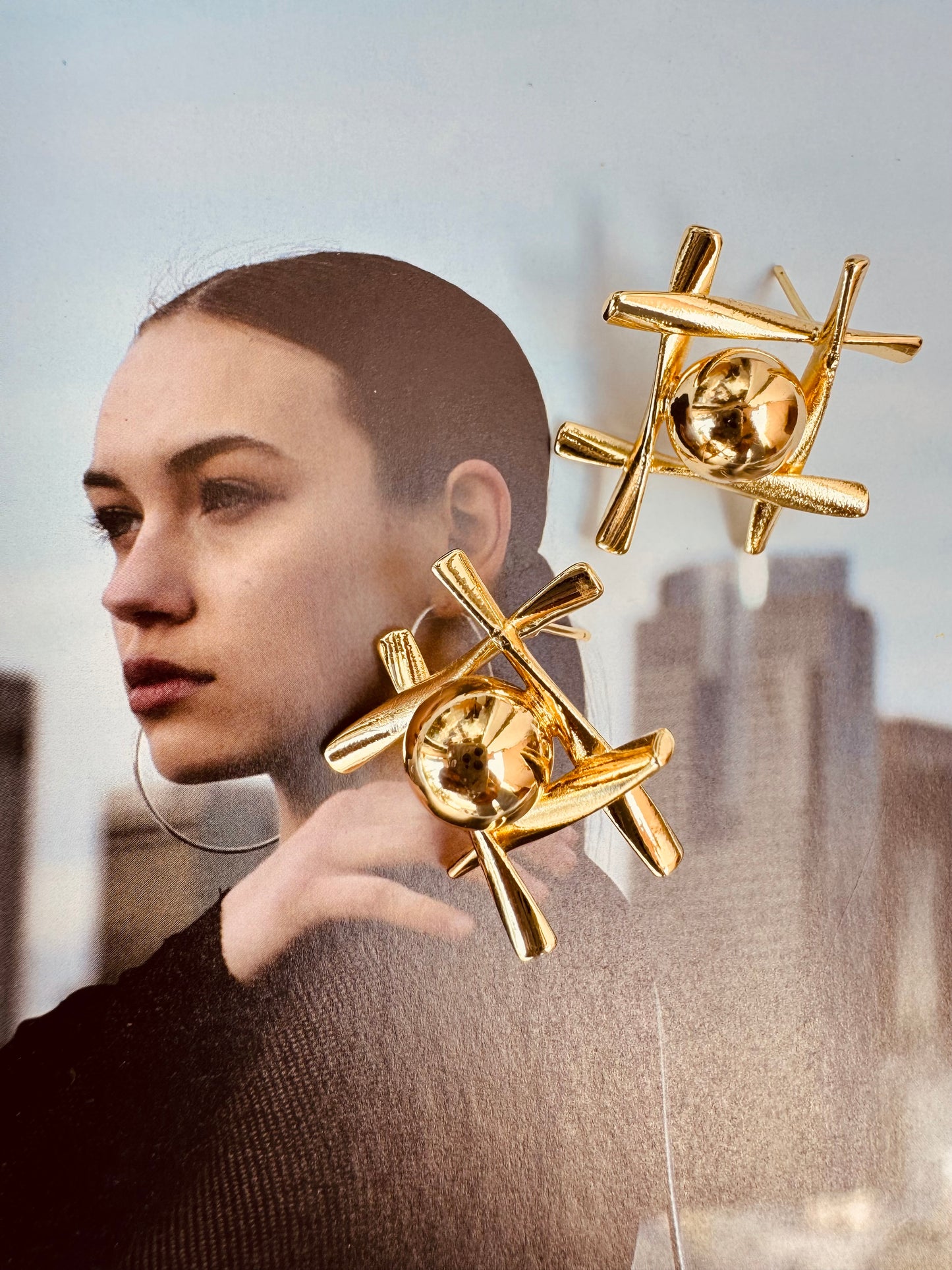 Aretes Geométricos Dorados