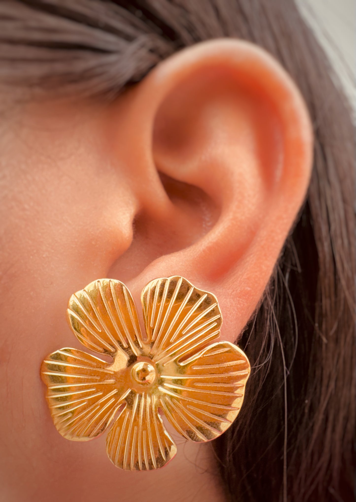Aretes Florales Grandes Dorados y Plateados