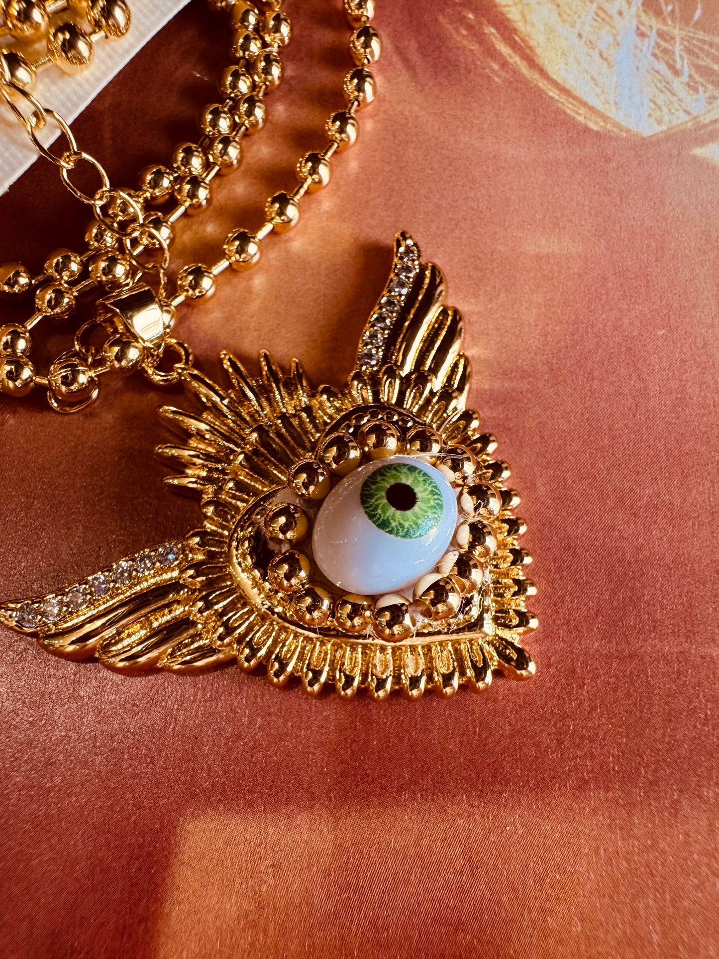 Collar Amuleto Sagrado: Protección y Estilo ✨