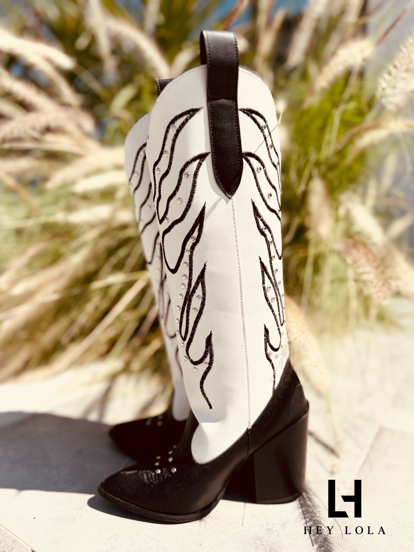 Botas Vaqueras Estilo Western – Blanco y Negro