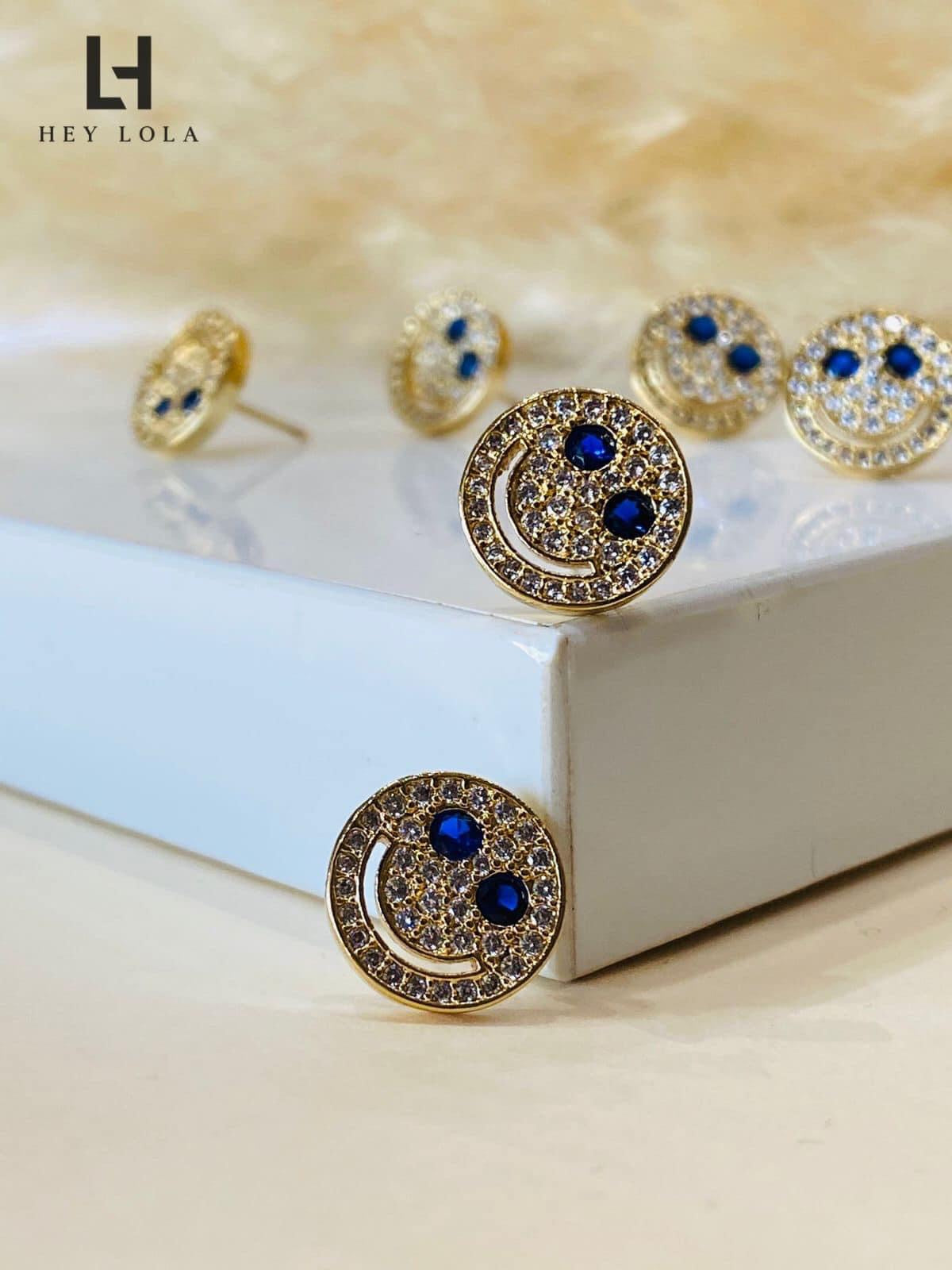 Aretes Smiley con Cristales Brillantes