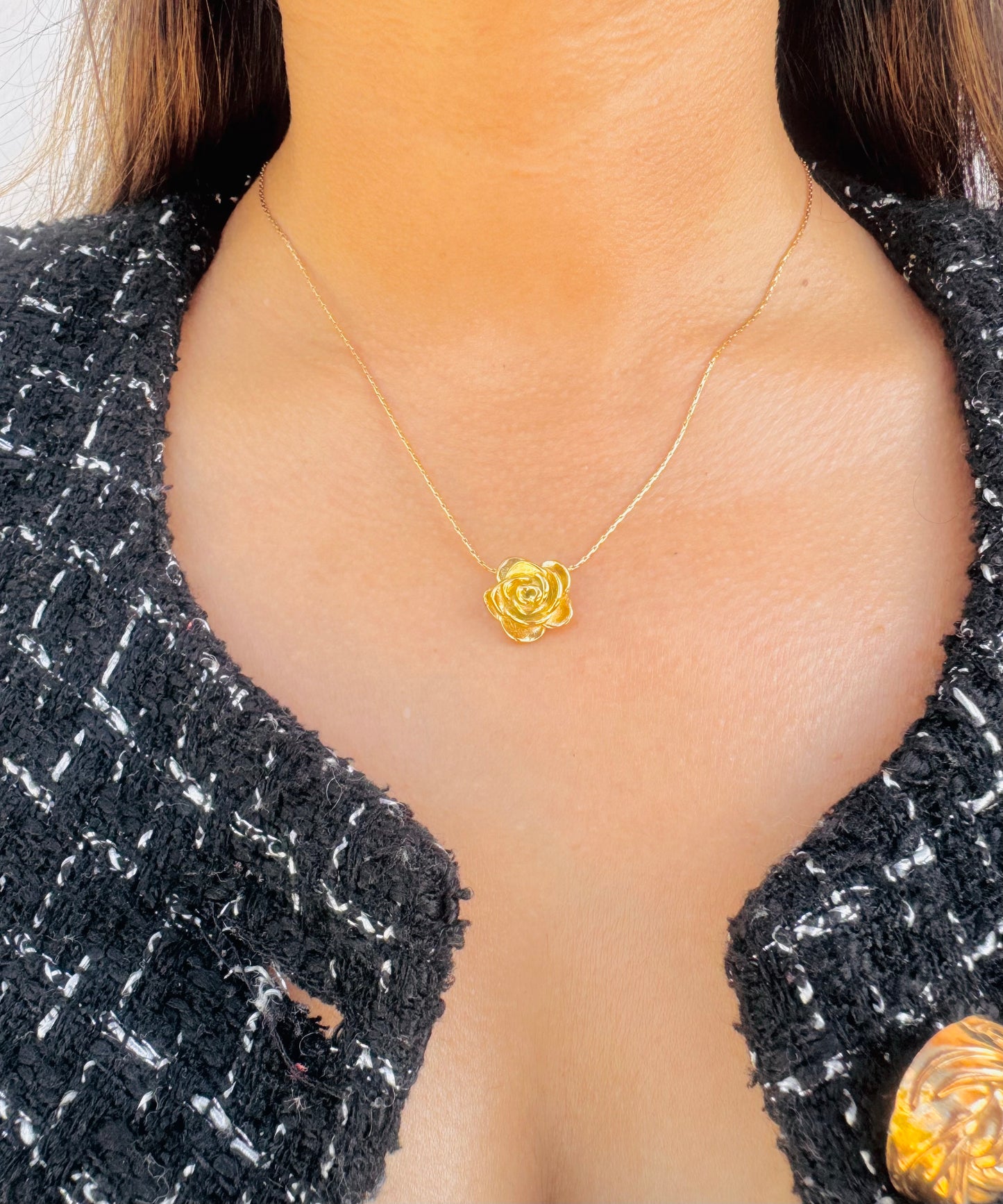 Collar Rosa Dorada Minimal