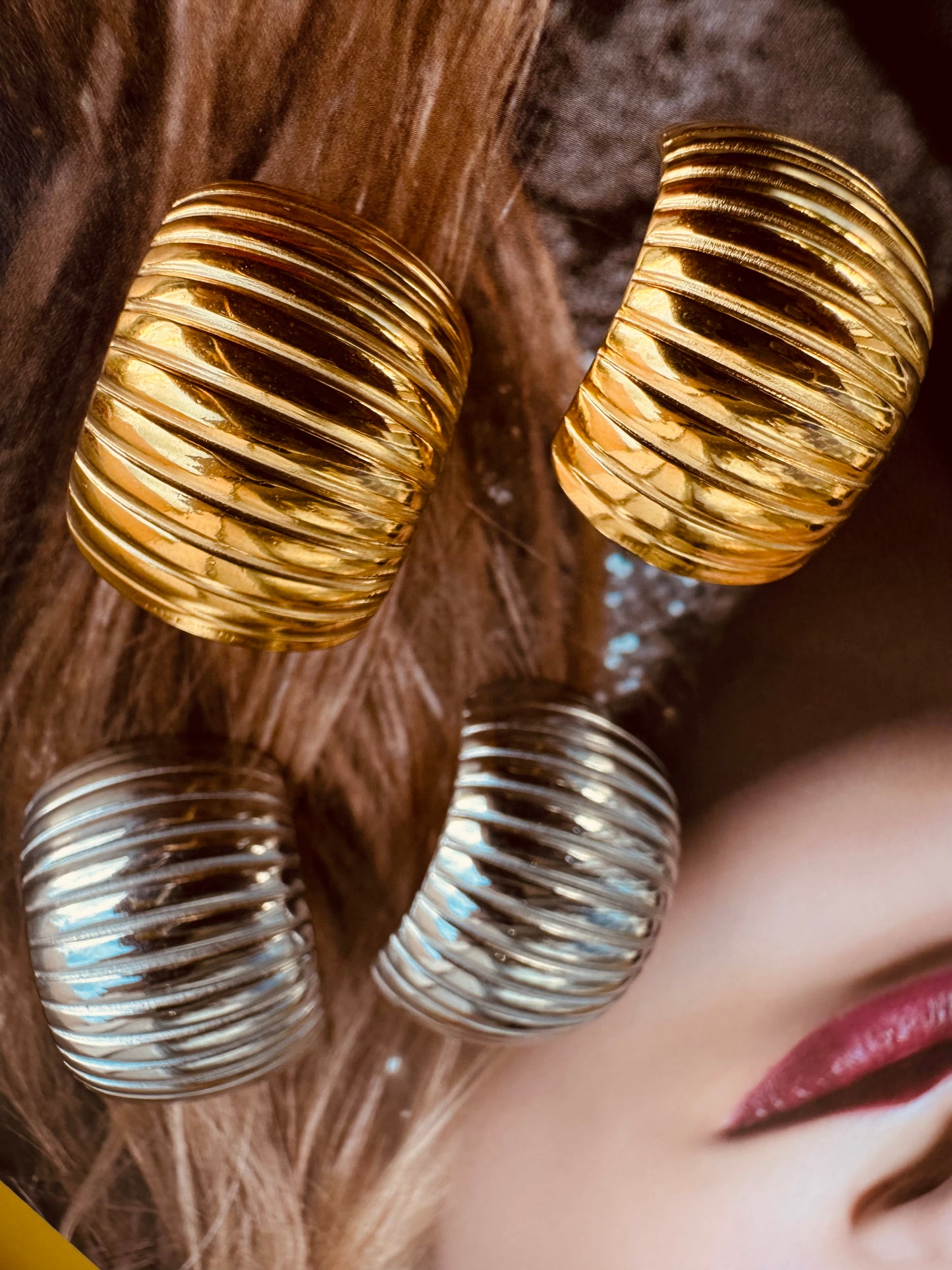Aretes Envolventes Dorados y Plateados