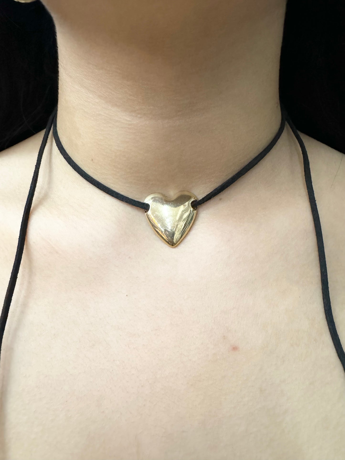 Choker con Corazón Dorado