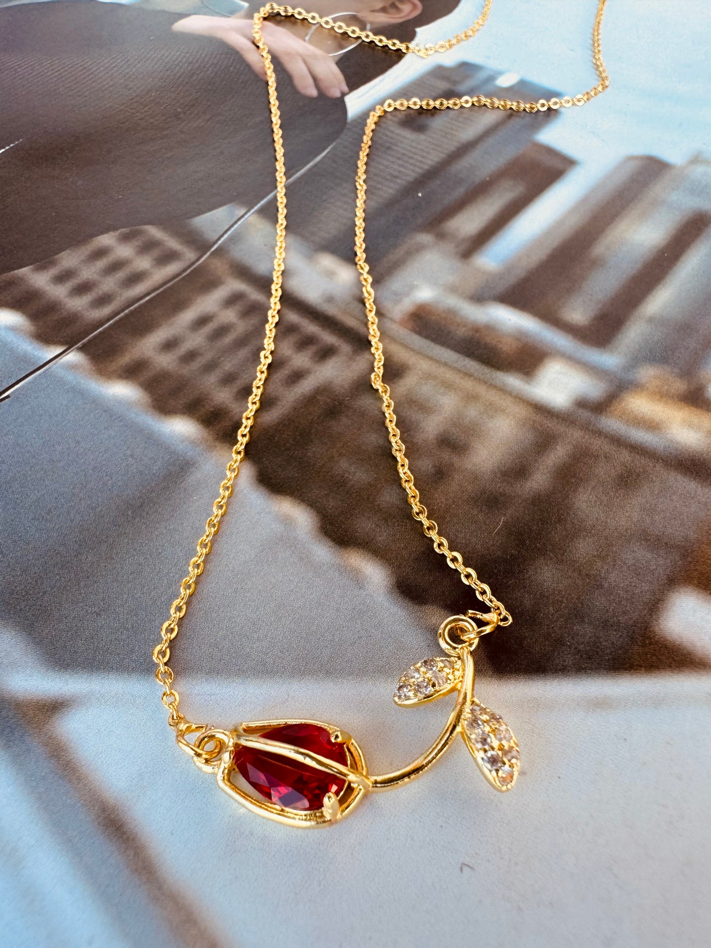 Collar Tulipán Brillante