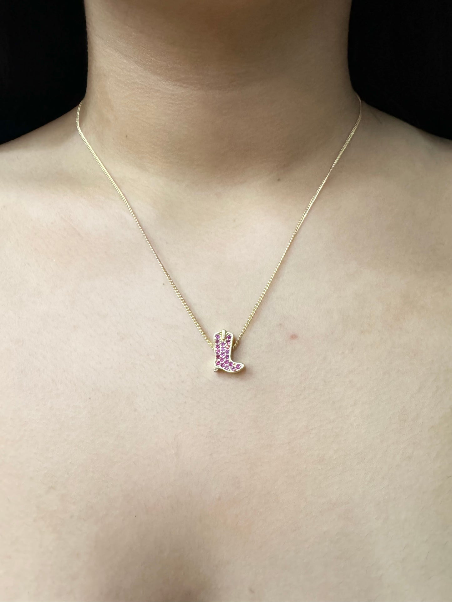 Collar con Dije de Botín Vaquero Chapado en Oro 18K