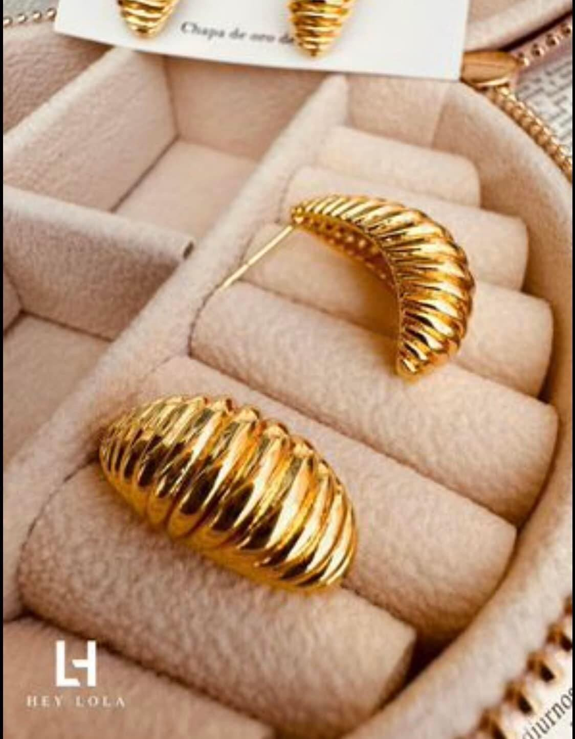 Aretes Croissant Dorados