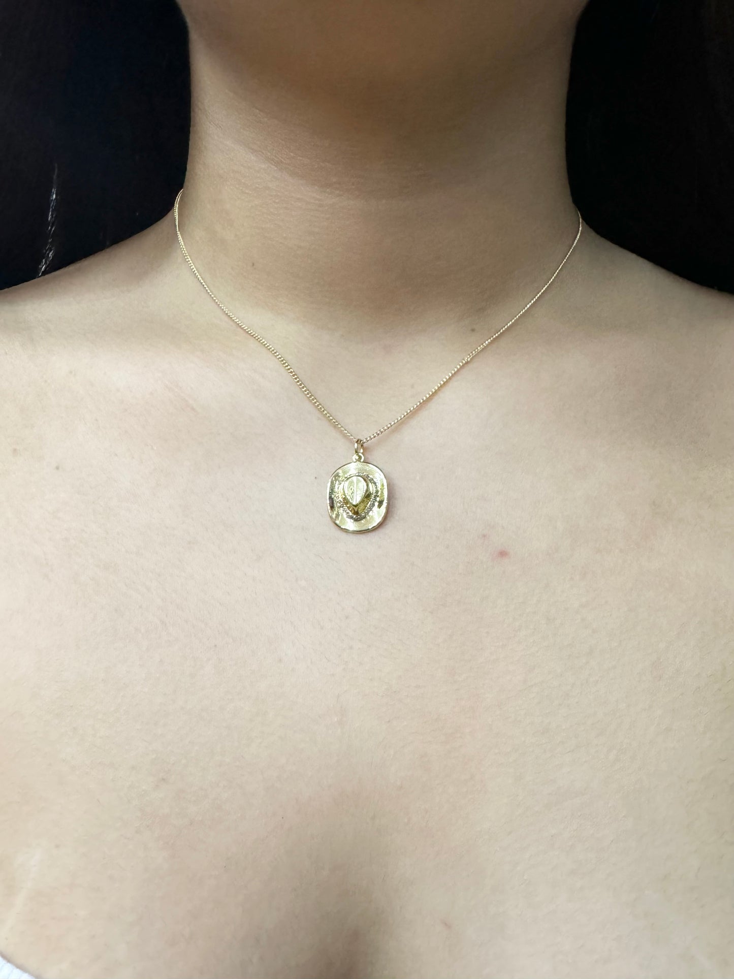 Collar Sombrero Vaquero Chapado en Oro 18K