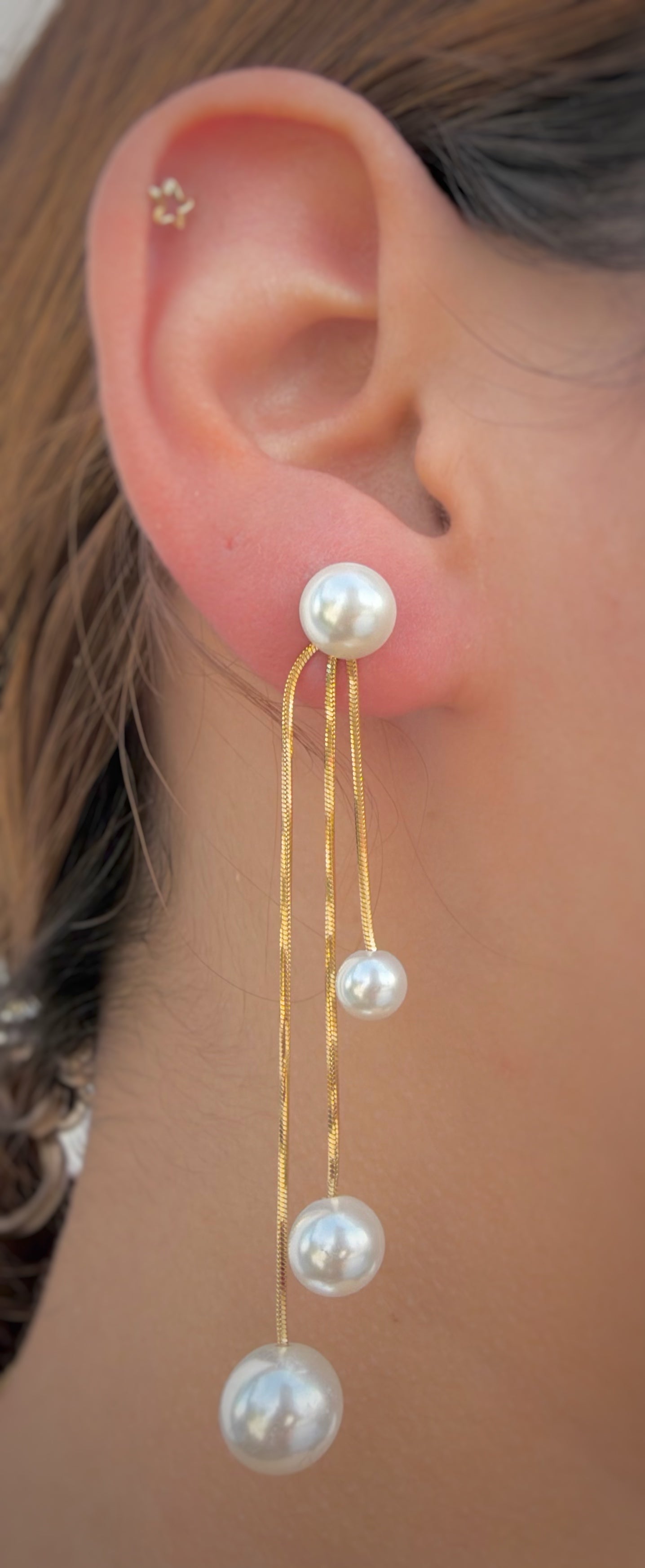 Aretes Dorados Perlas Cascada
