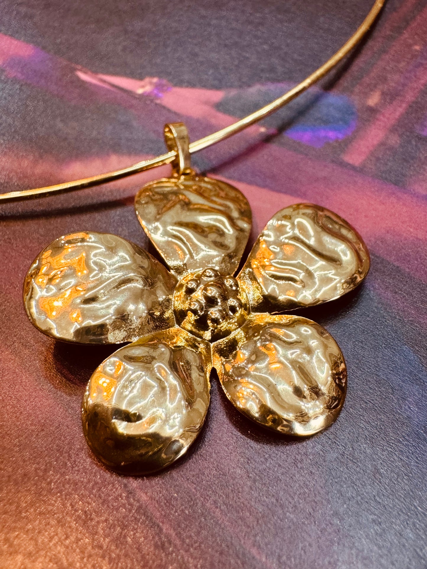 Collar Flor Dorada / Heylola