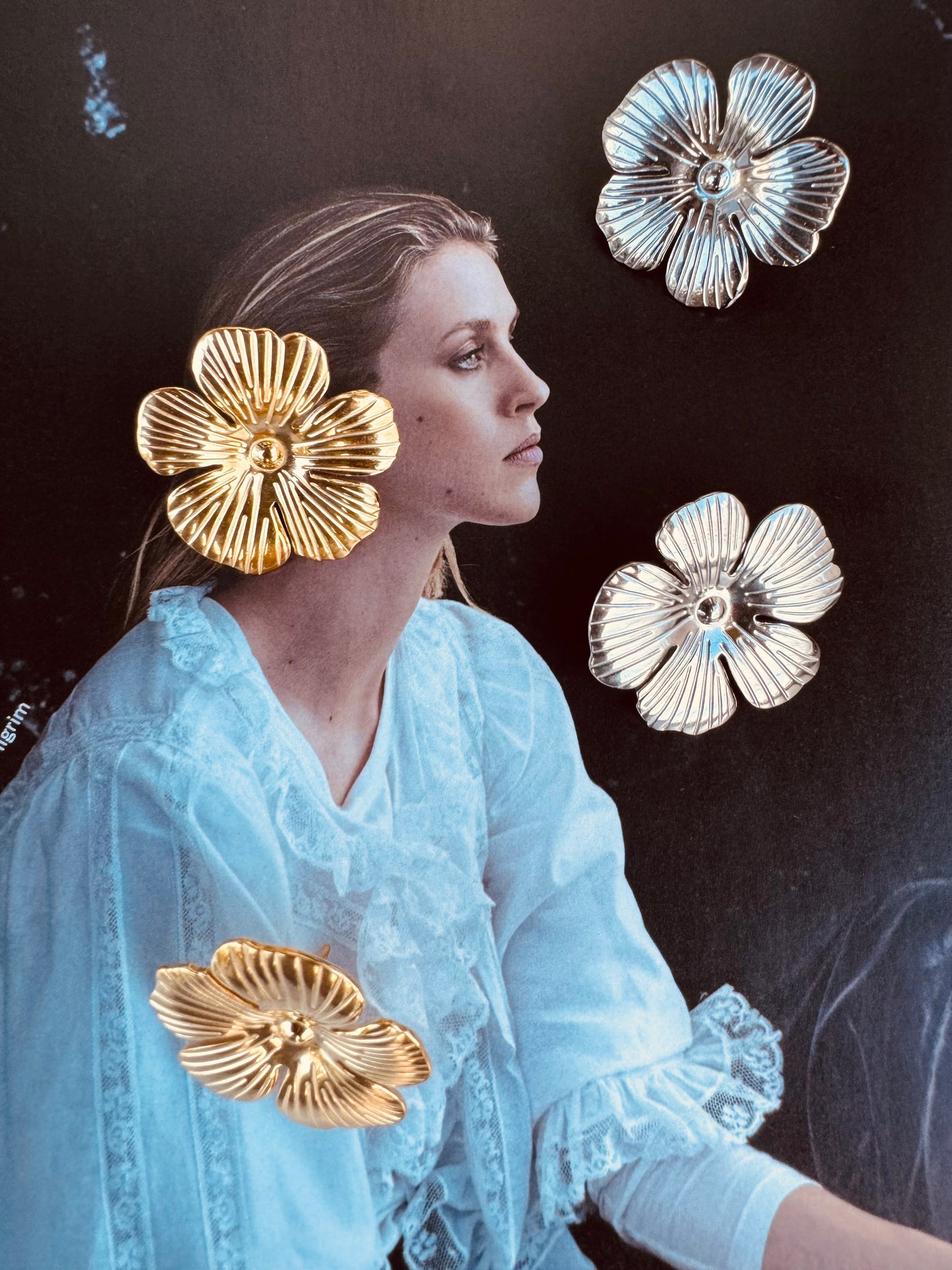 Aretes Florales Grandes Dorados y Plateados