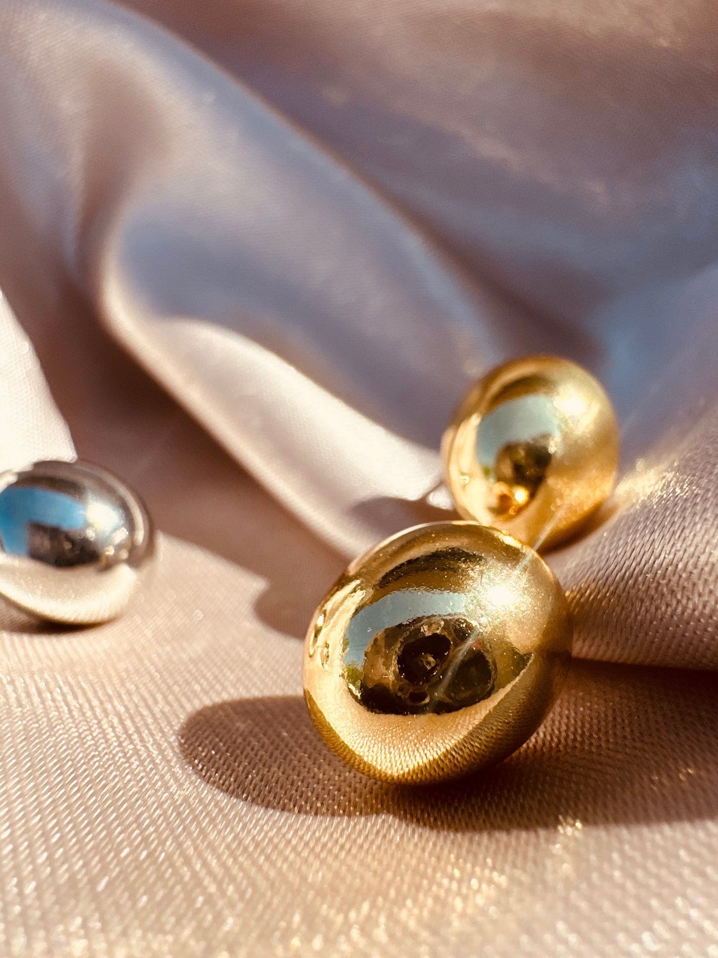 Aretes “Gota Metálica” (Dorado y Plateado)