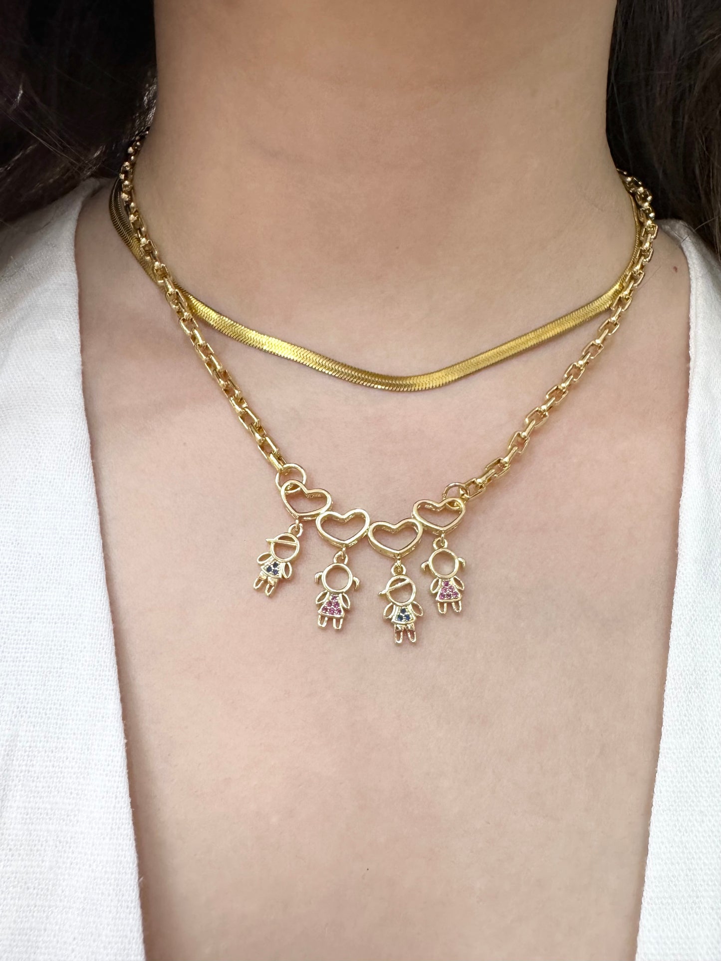 Collar Familiar con Dijes de Niños y Corazones Chapado en Oro de 18K