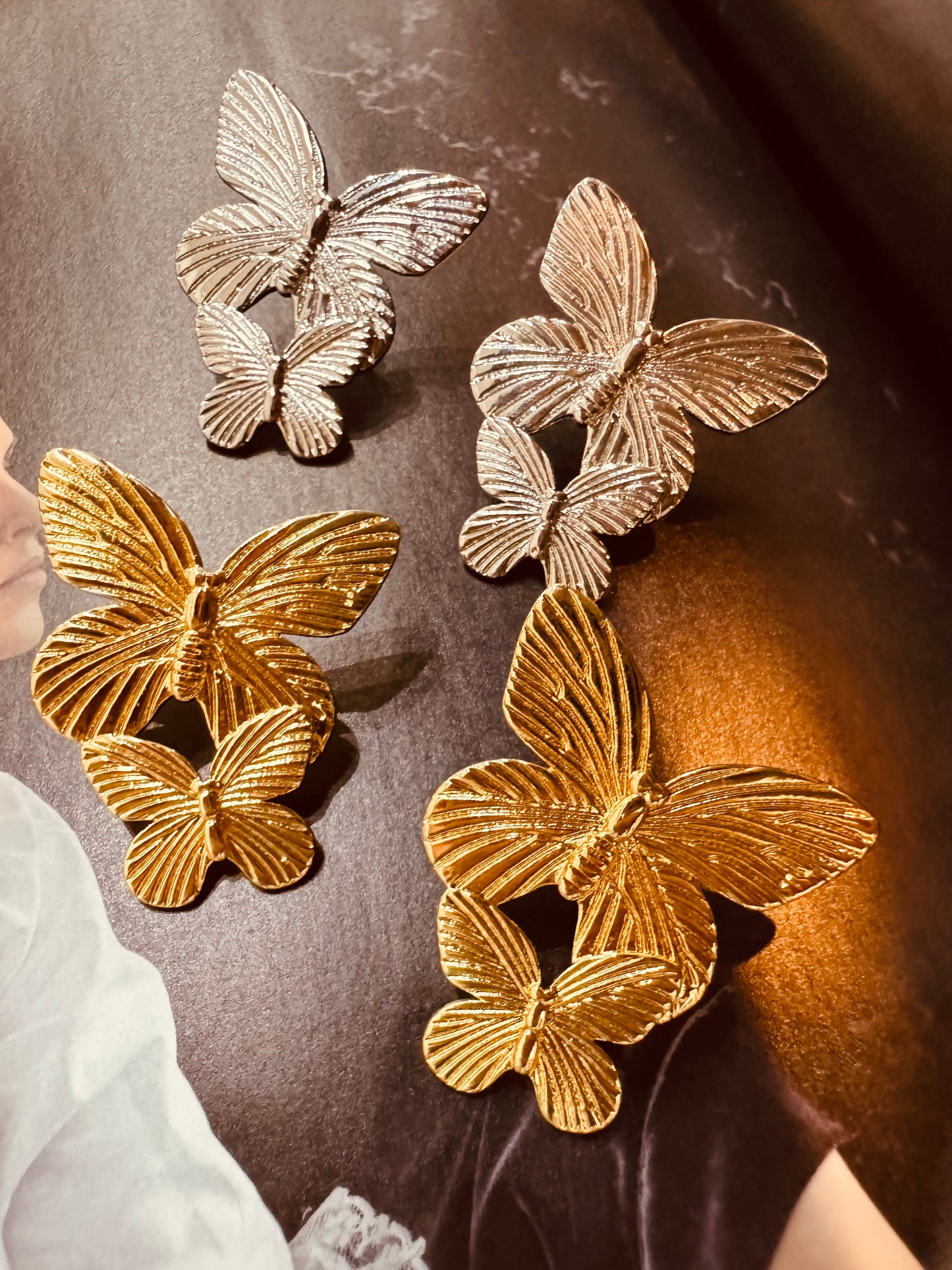 Aretes Mariposa Dorados y Plateados