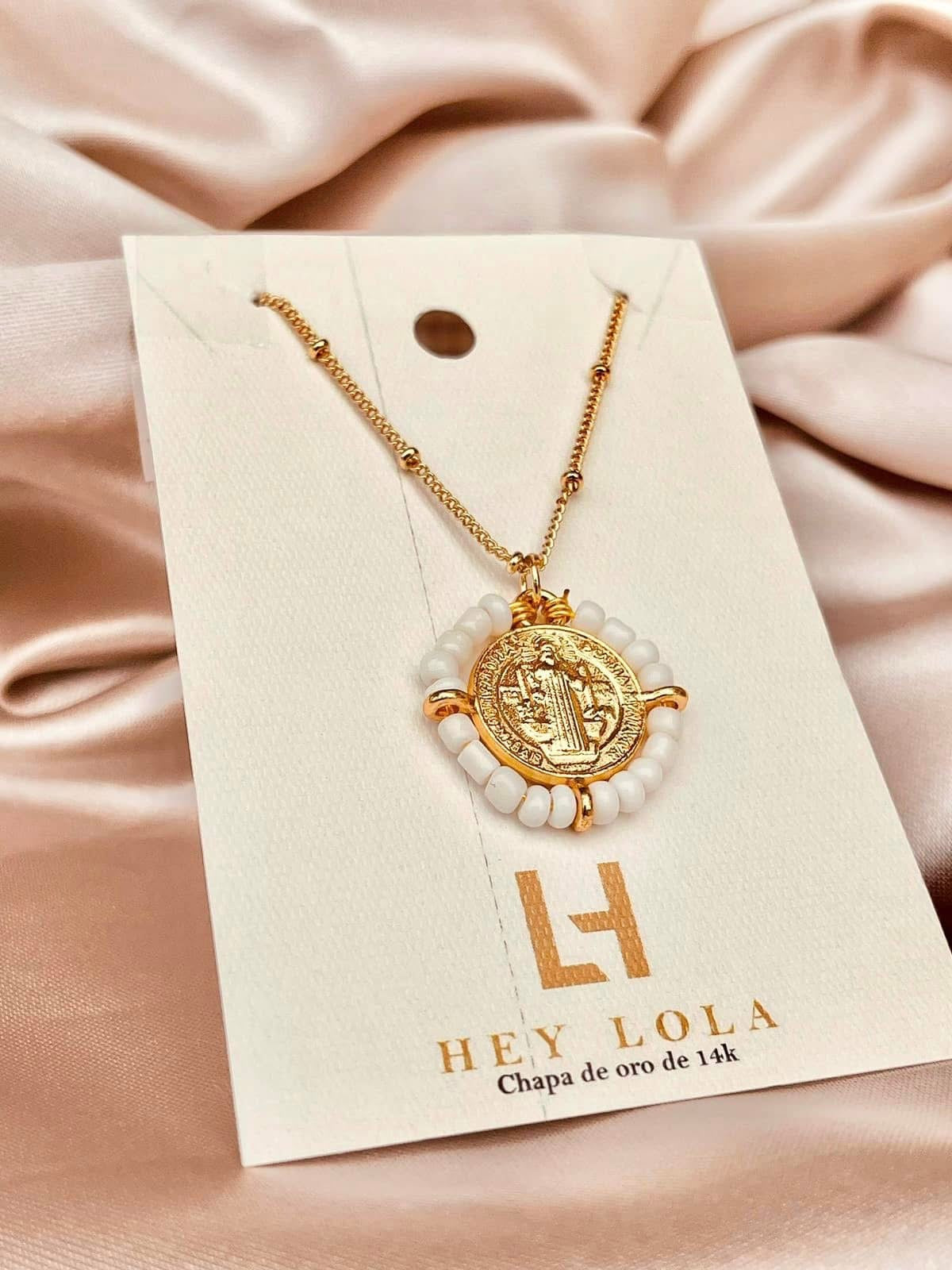 Collares Medalla de San Benito con Mostacillas
