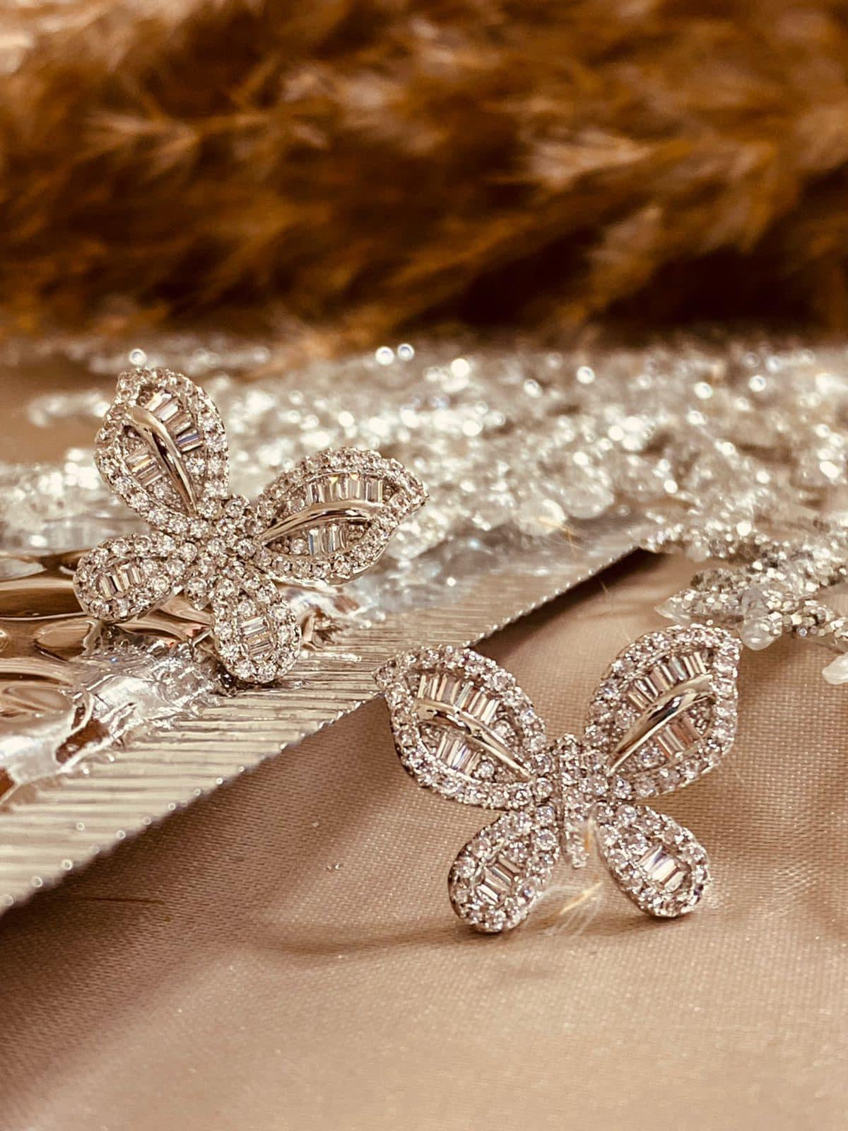 Aretes de Mariposa con Cristales Baguette