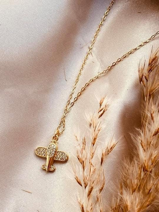 Collar Avión Brillante Dorado