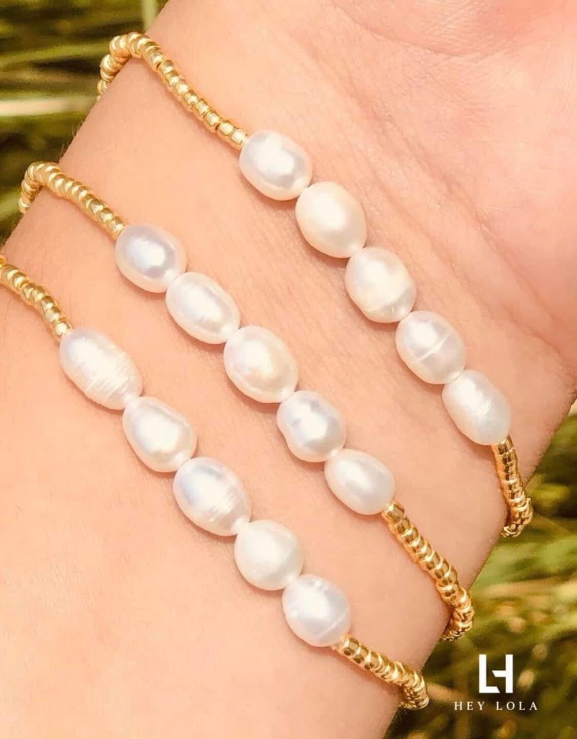 Pulsera de Perlas Cultivadas con Detalles Dorados