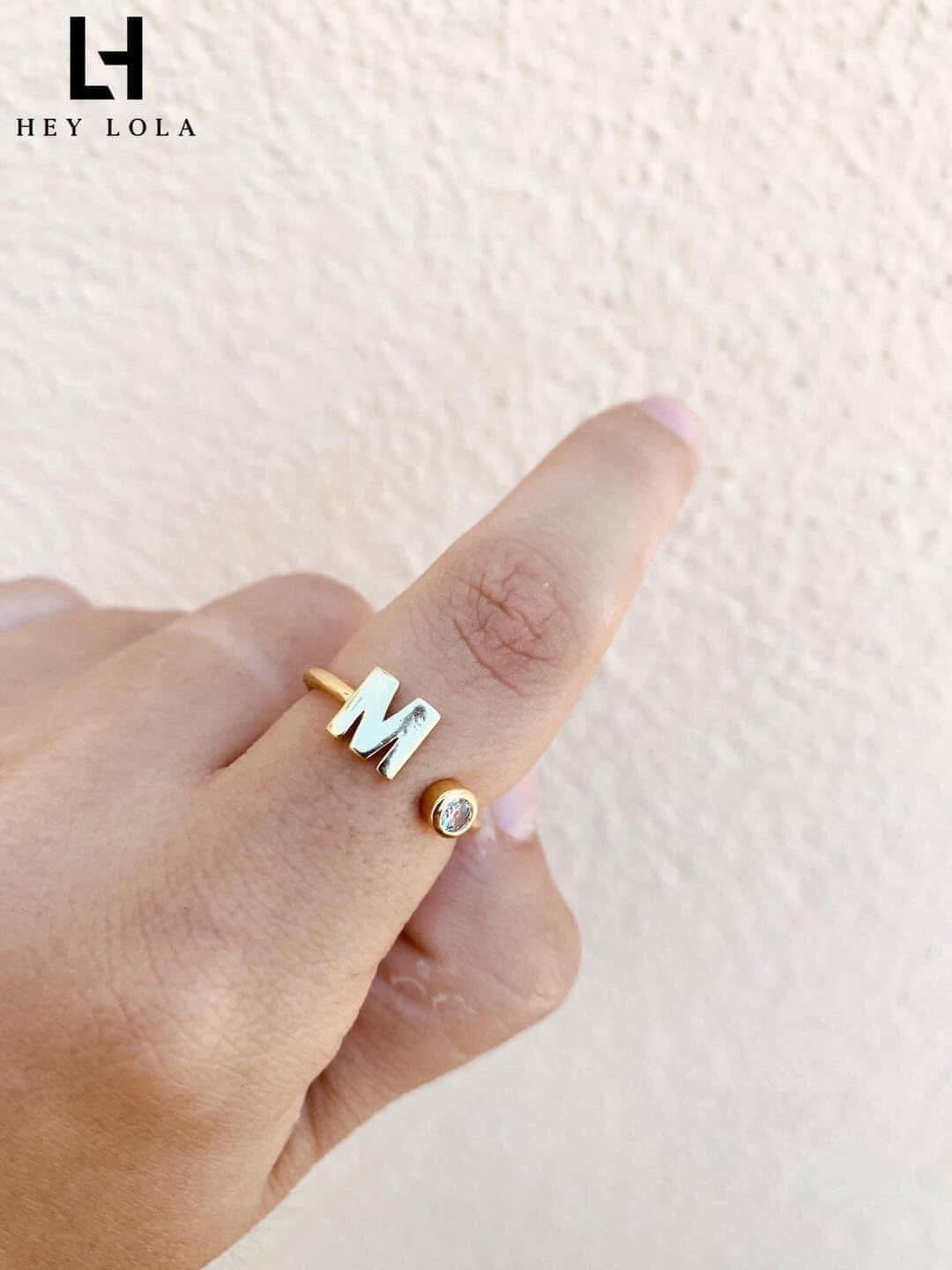 Anillos de Inicial con Zirconia en Oro 18K