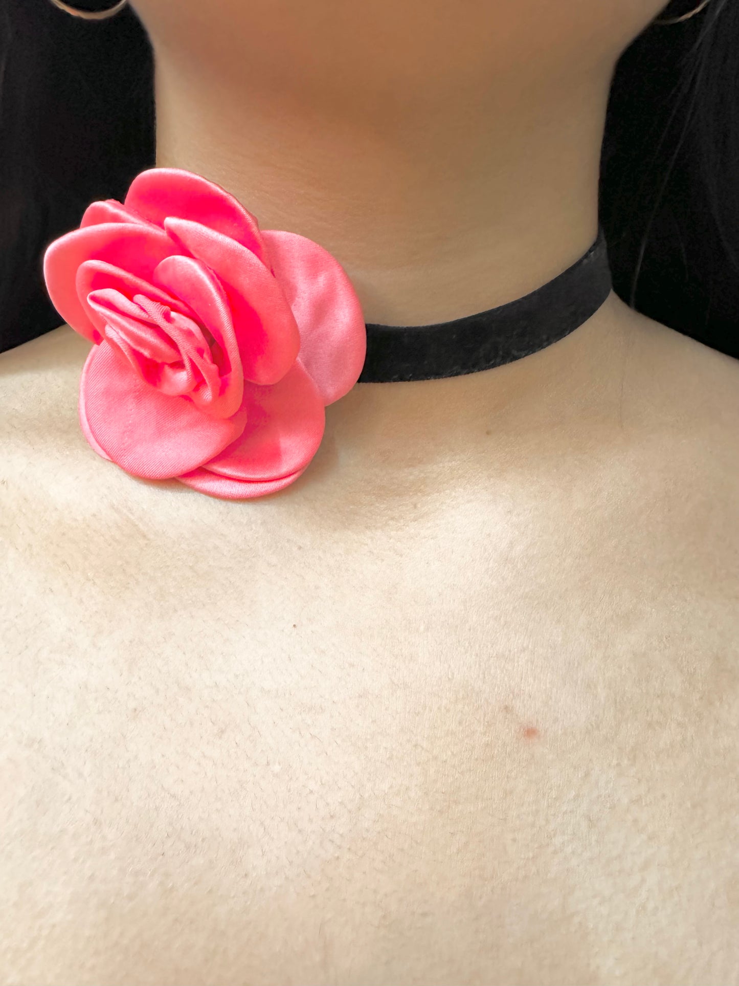 Choker Flor Velvet 🌹