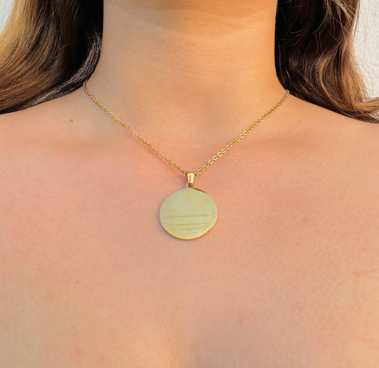 Collar Medalla Grande Personalizable – Acero Inoxidable Dorado