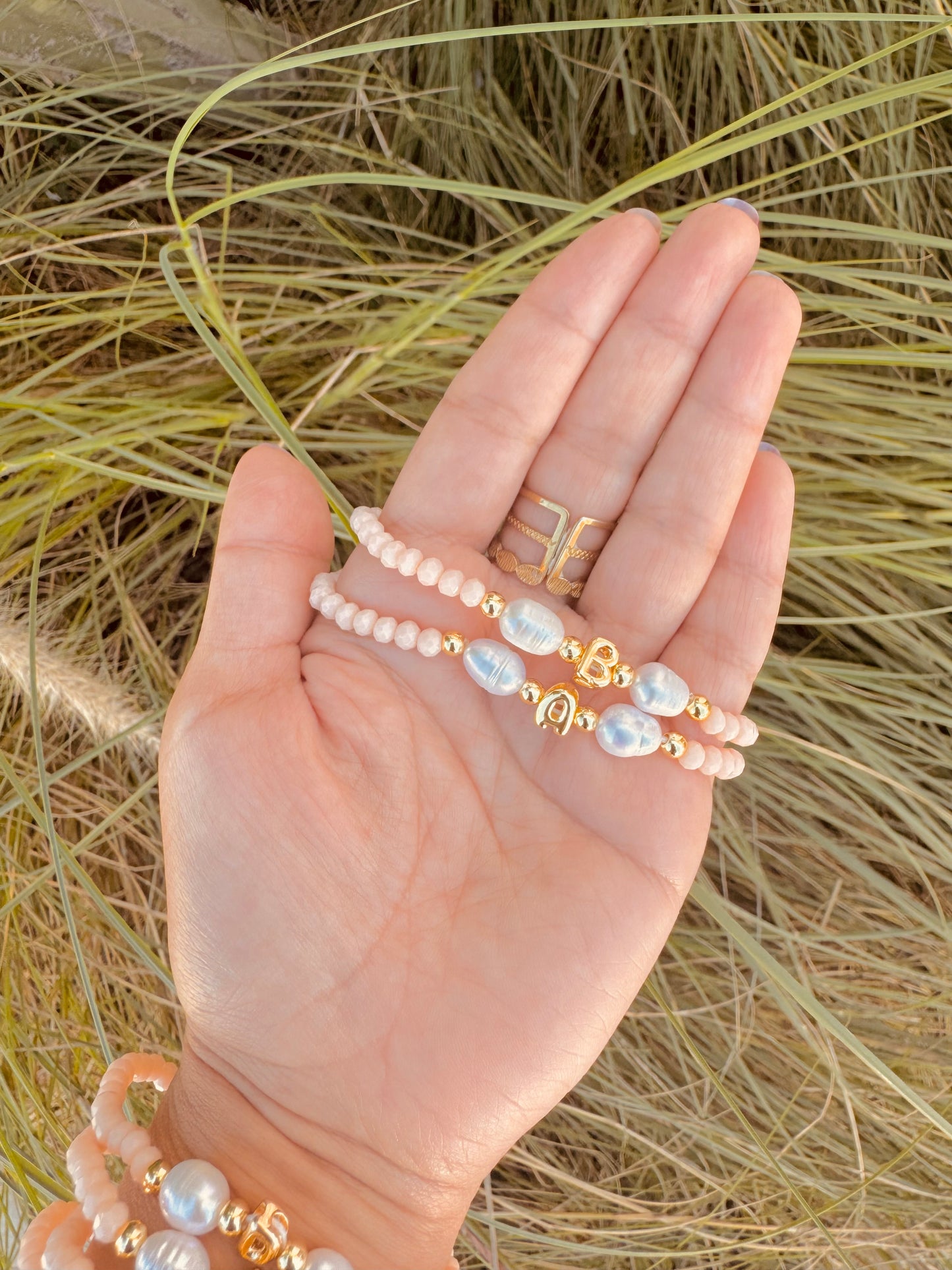 Pulsera Inicial Perla Rosada