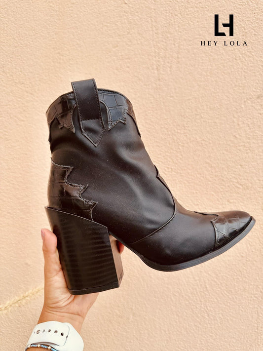 Botín Vaquero Negro con Estilo Cocodrilo