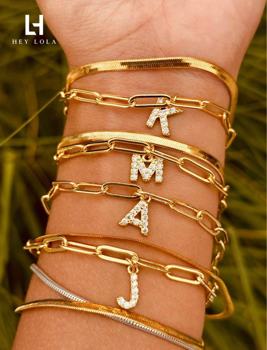 Pulseras Iniciales con brillo y Cadenas Doradas 18K