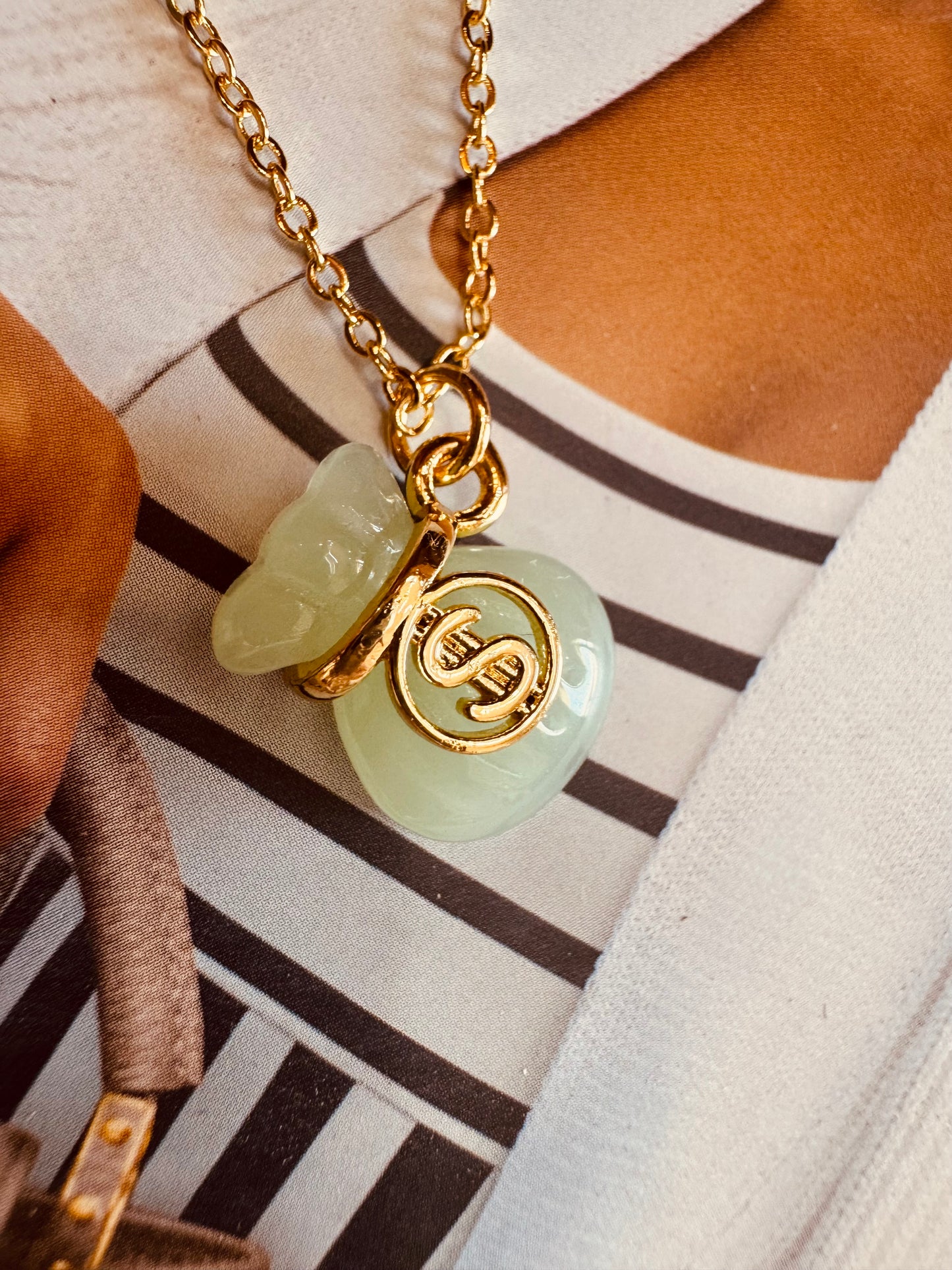 Collar Money Bag – Abundancia y Estilo
