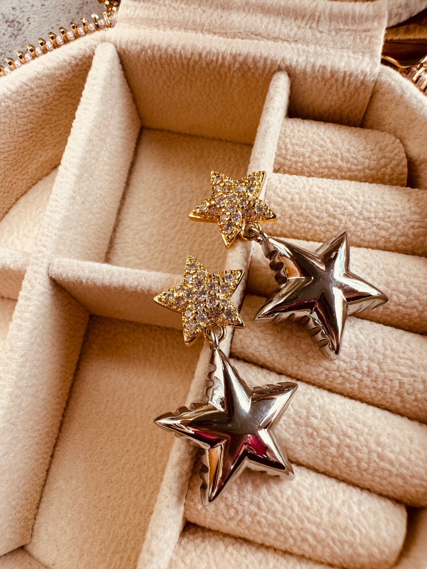 Aretes de Estrella Doble con Zirconias