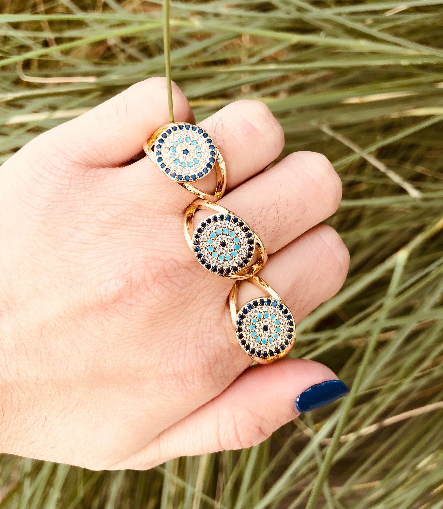 Anillos Ajustables con Diseño de Ojo Turco y Detalles en Zirconias
