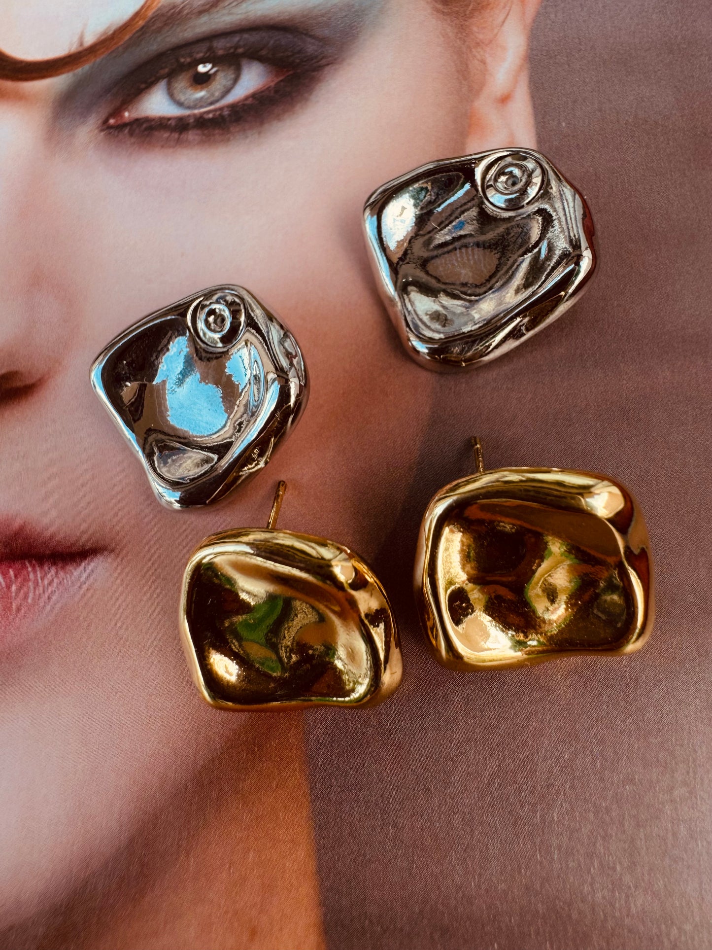 Aretes Abstractos Dorados - Hey Lola