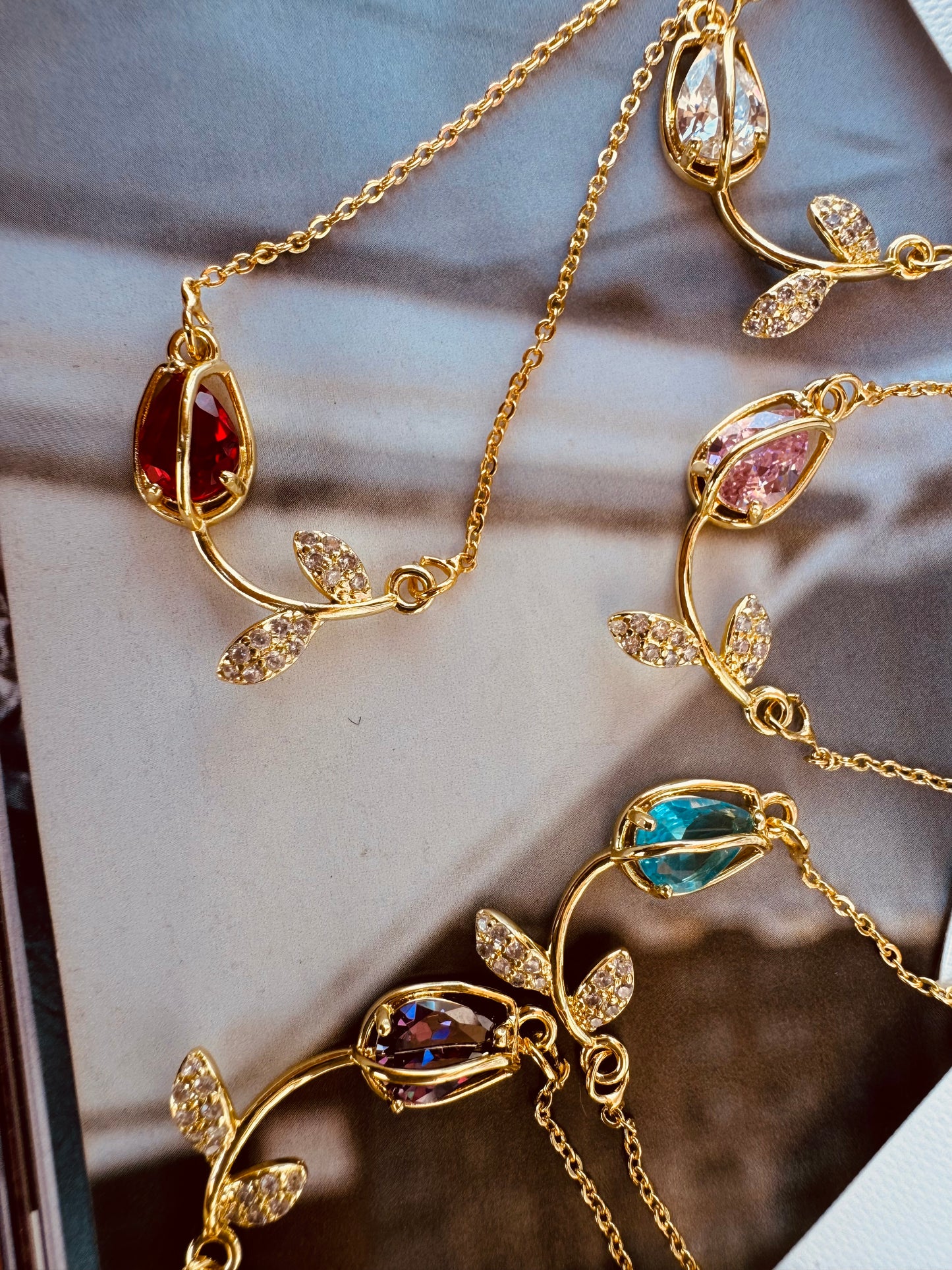 Collar Tulipán Brillante